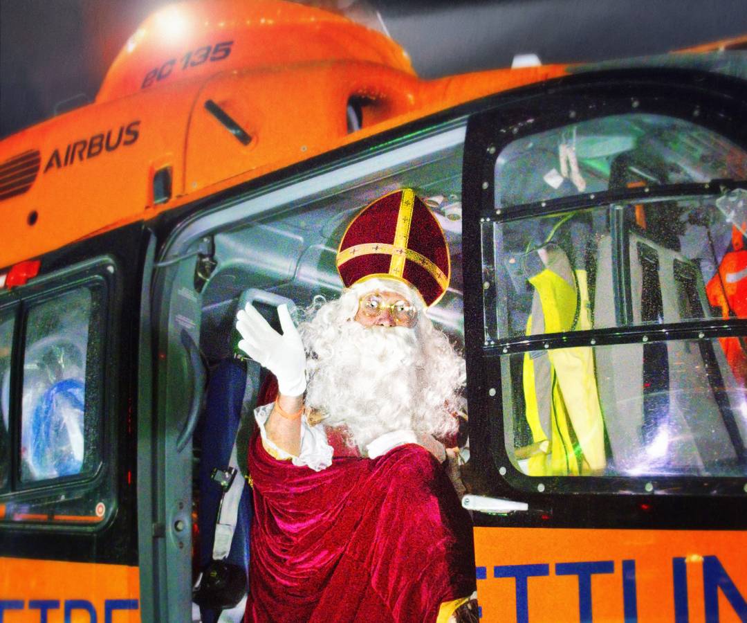 In Duisburg kommt der Nikolaus mit dem Hubschrauber