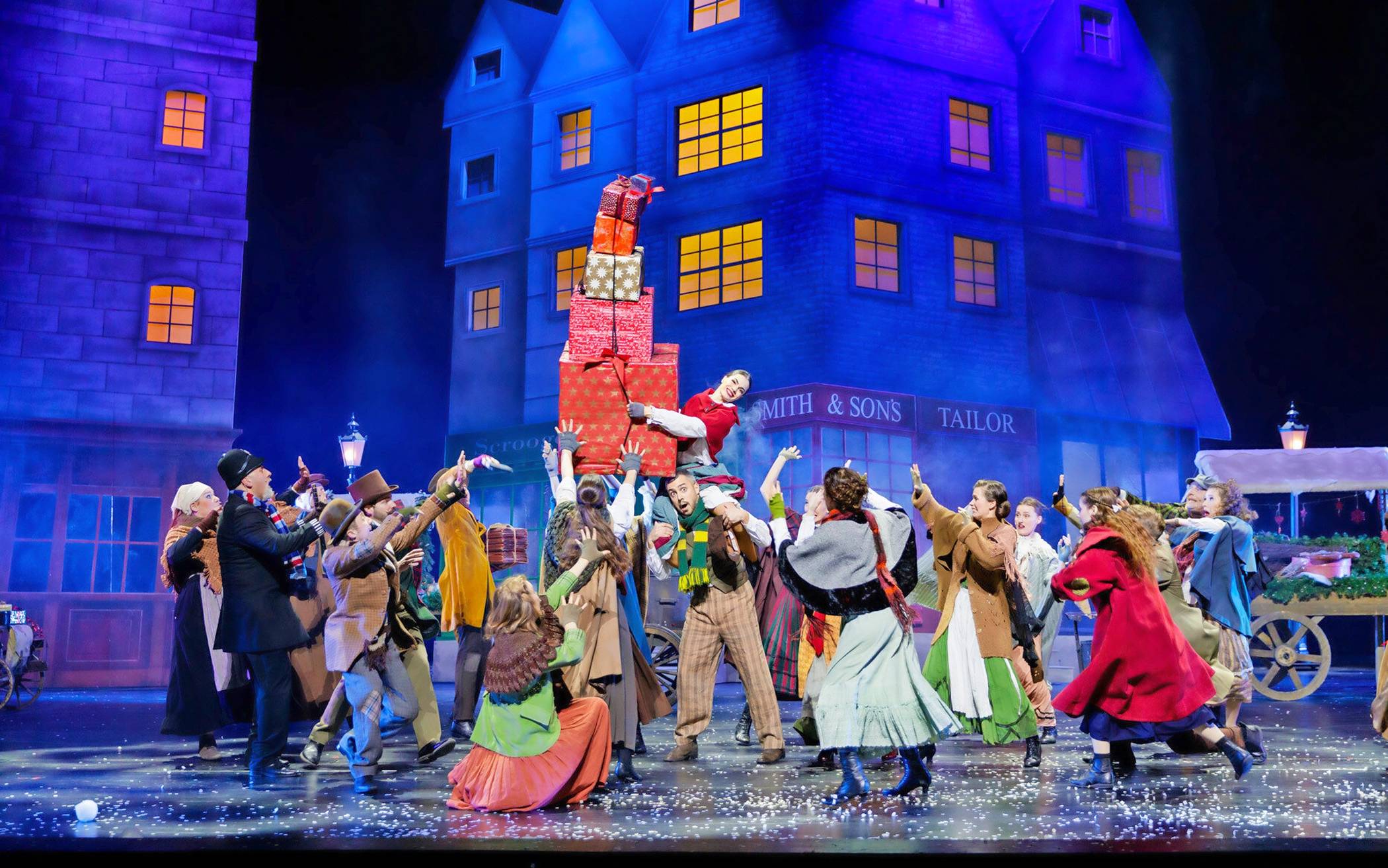  Der Cast von „Geist der Weihnacht“ begeistert die Zuschauer.  