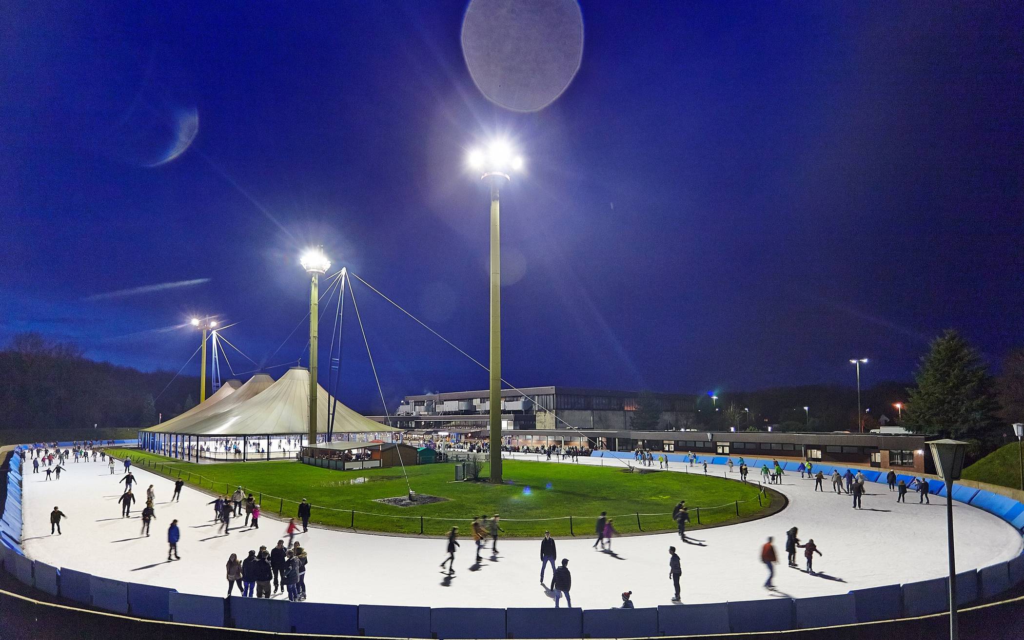Grefrath: Eislaufspaß auf 8000 Quadratmetern