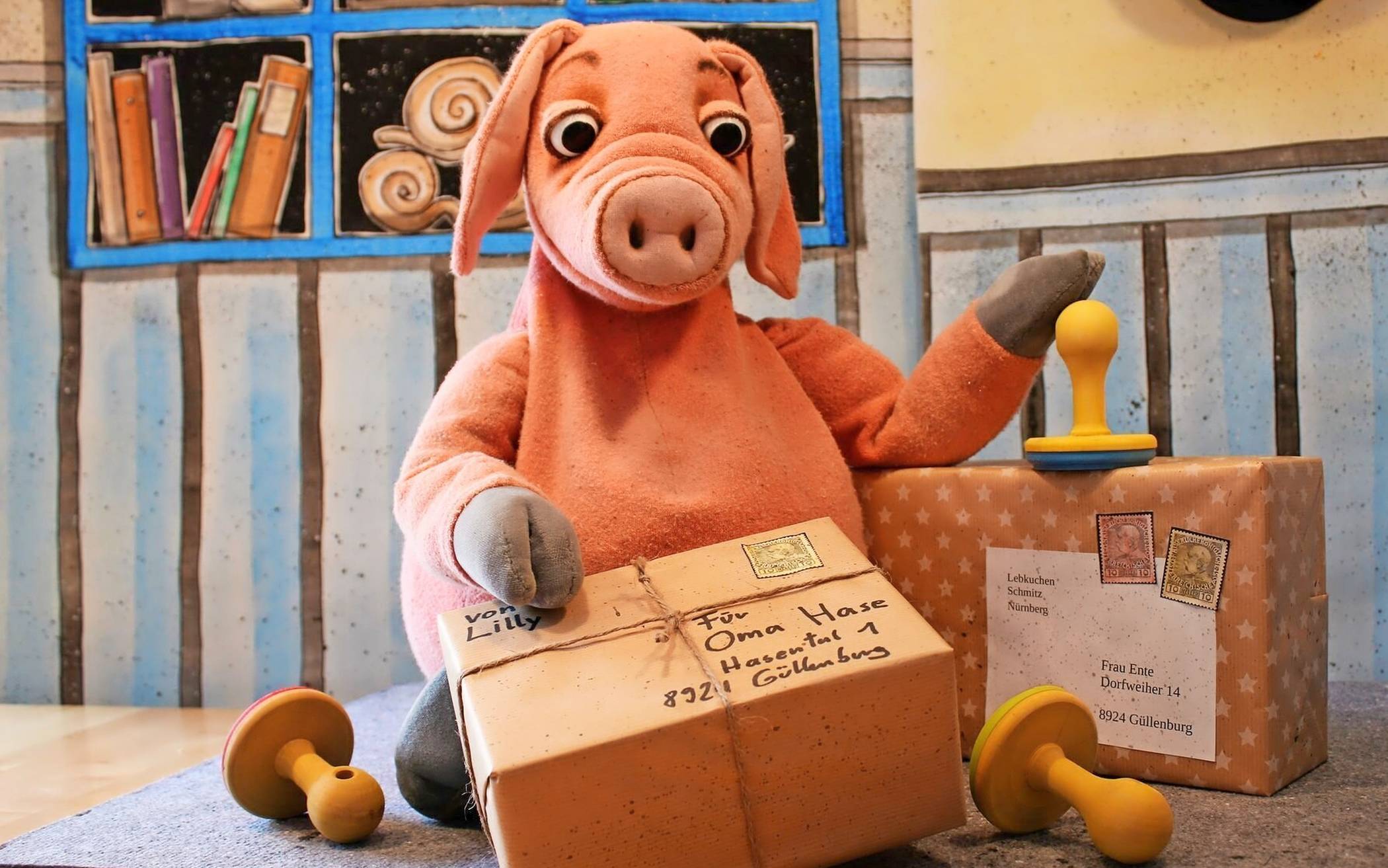 Rosa Luise sucht die Weihnachtspäckchen
&#x21e5;Foto: