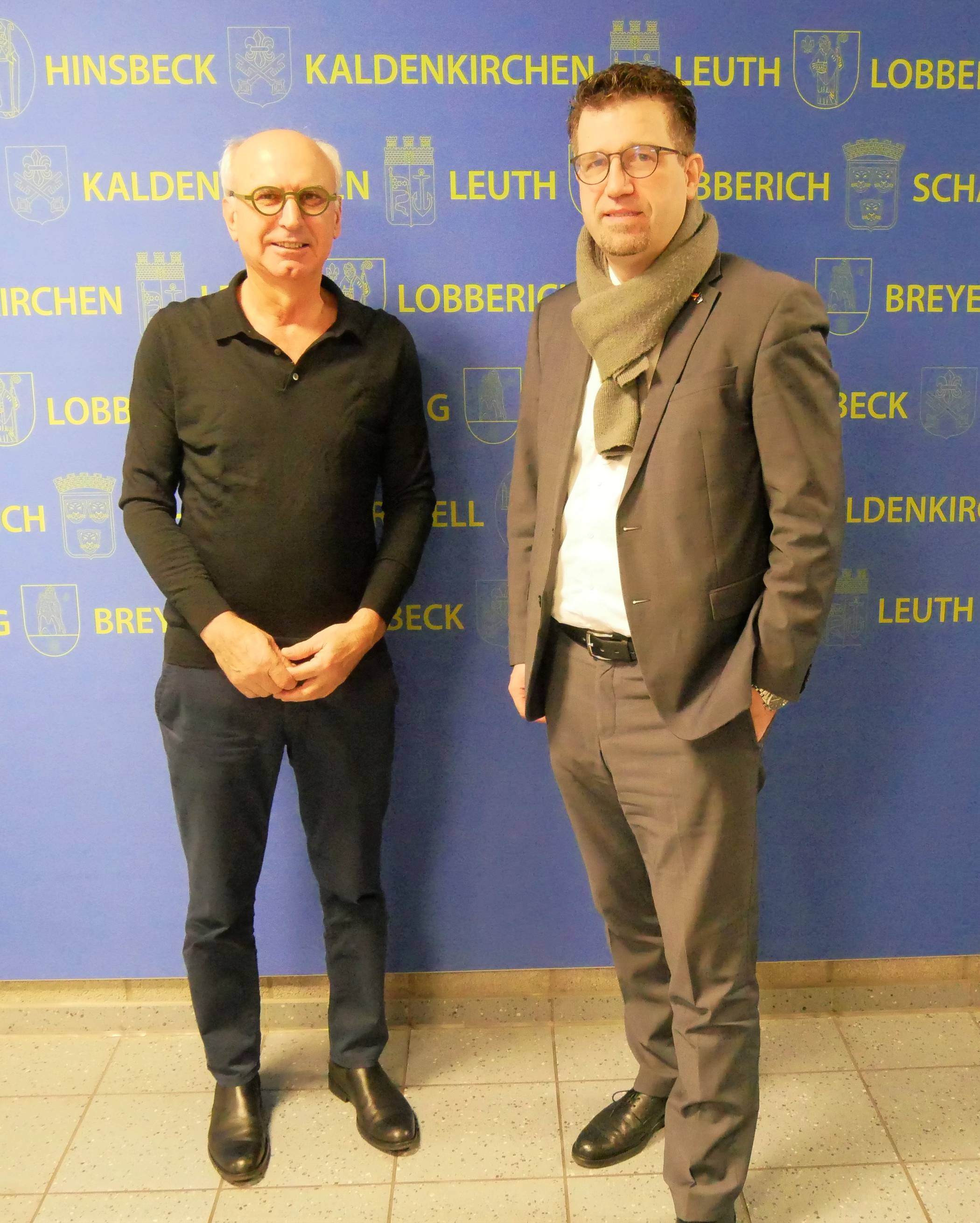 Anestis Ioannidis (l.) zu Besuch im Rathaus bei Bürgermeister Christian Küsters. 