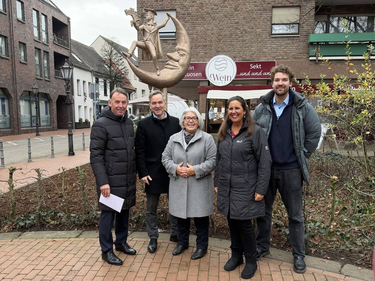 „Dölker Mann im Mond“ steht