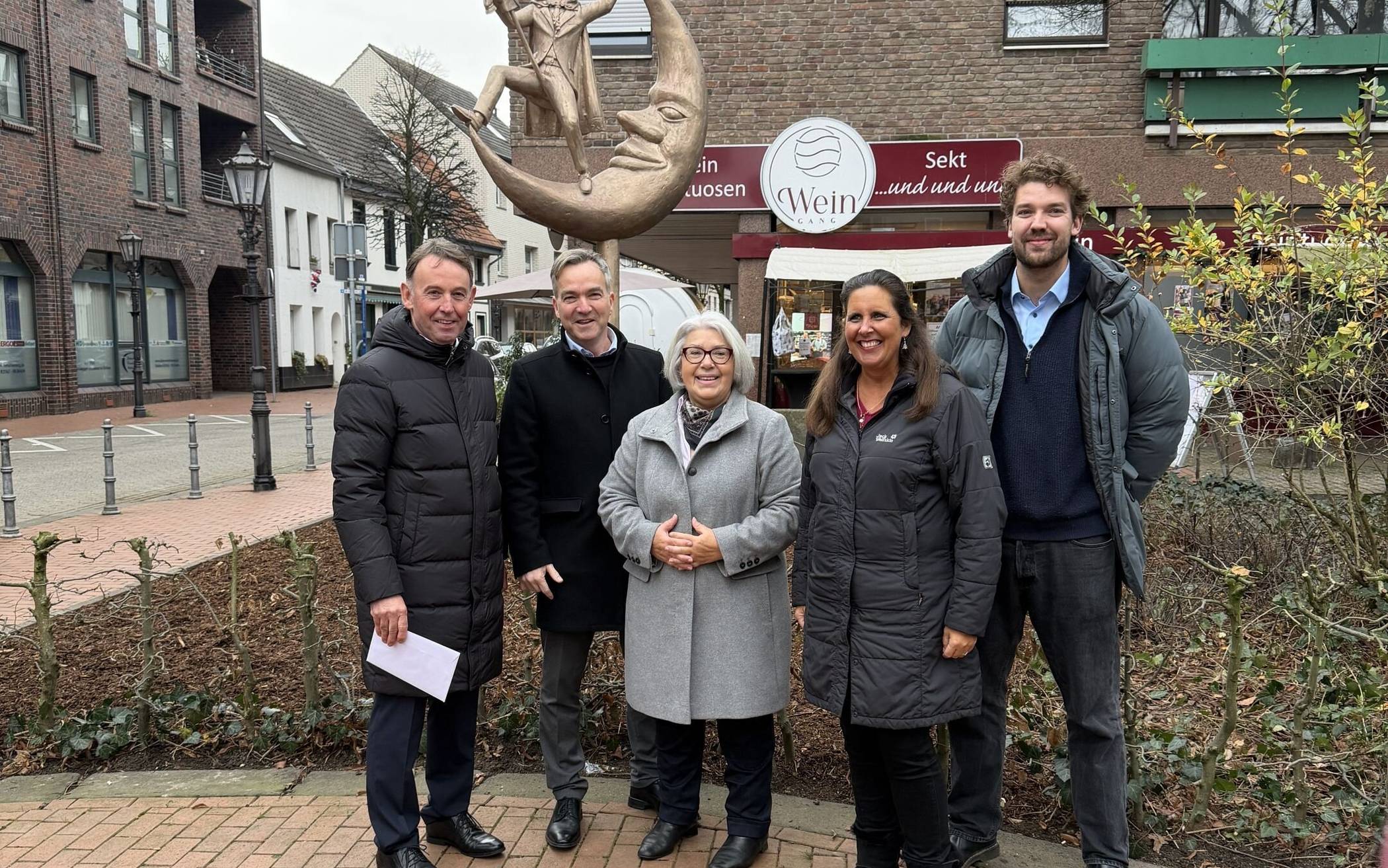 „Dölker Mann im Mond“ steht