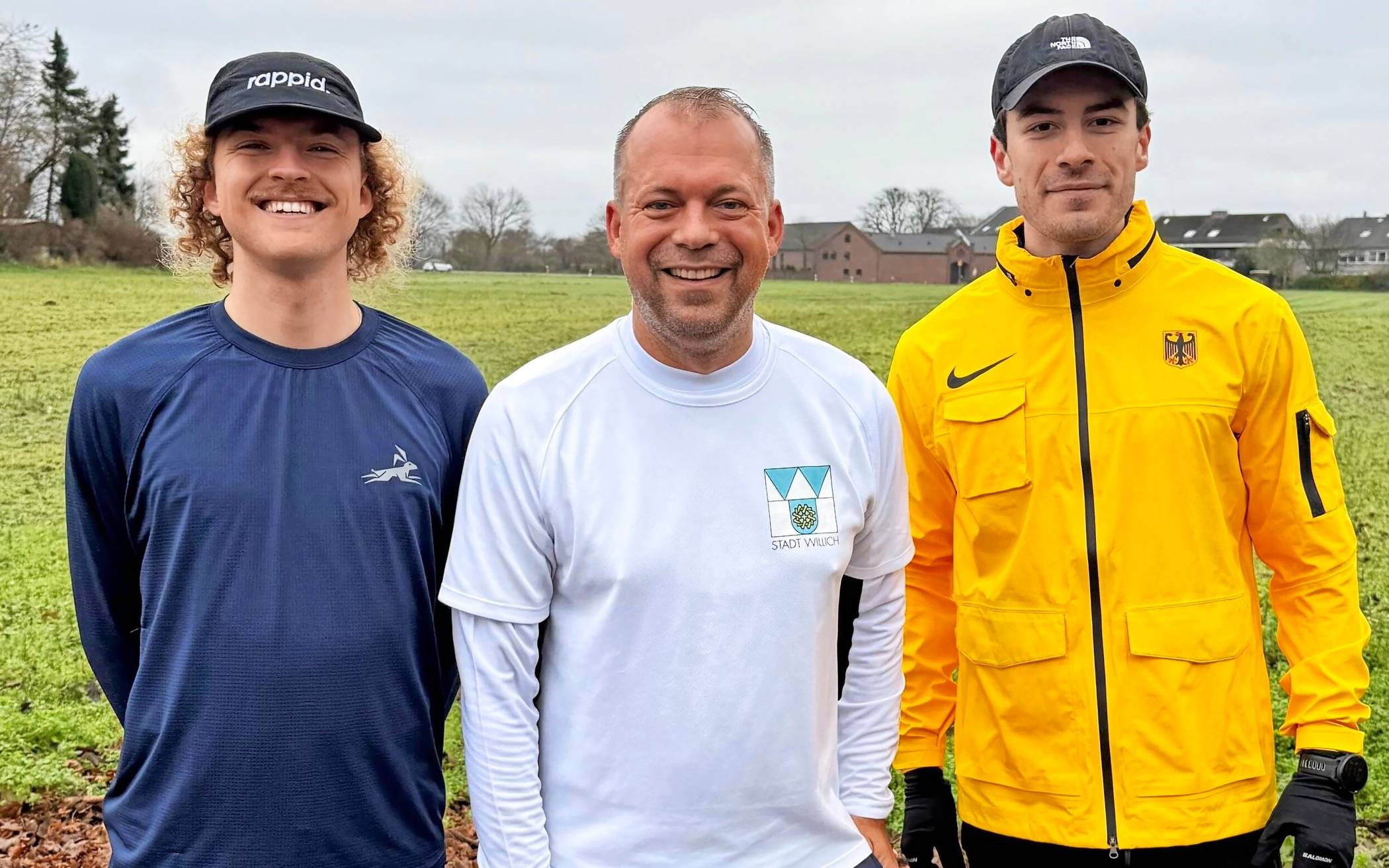  Zum „Scheinheiligen Lauf“ laden Tim Heimann (links) und Victor Thiele ein. Auch Bürgermeister Christian Pakusch wird mit dabei sein.   