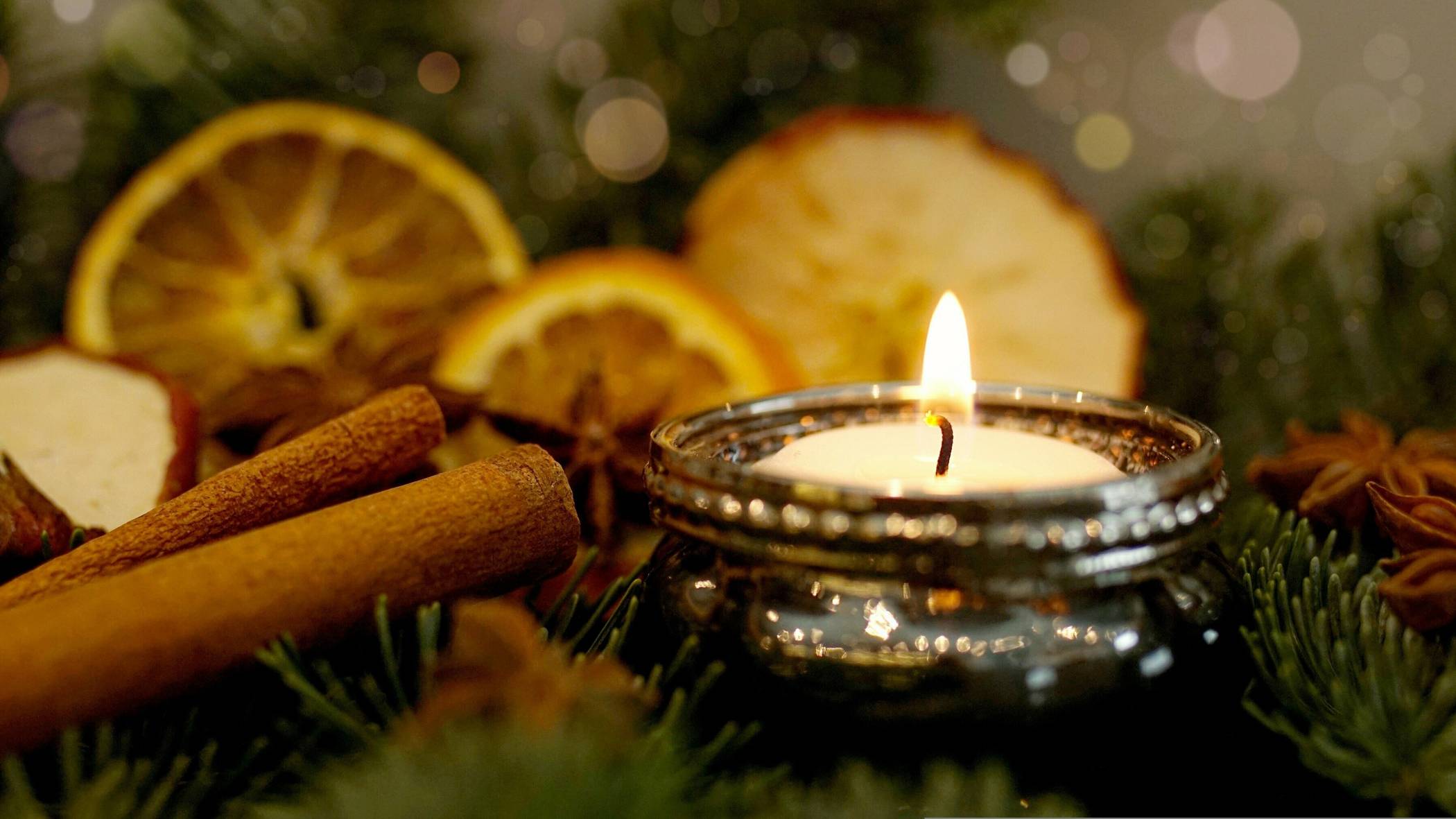 Citykirche Krefeld: Adventssingen und Bildversteigerung