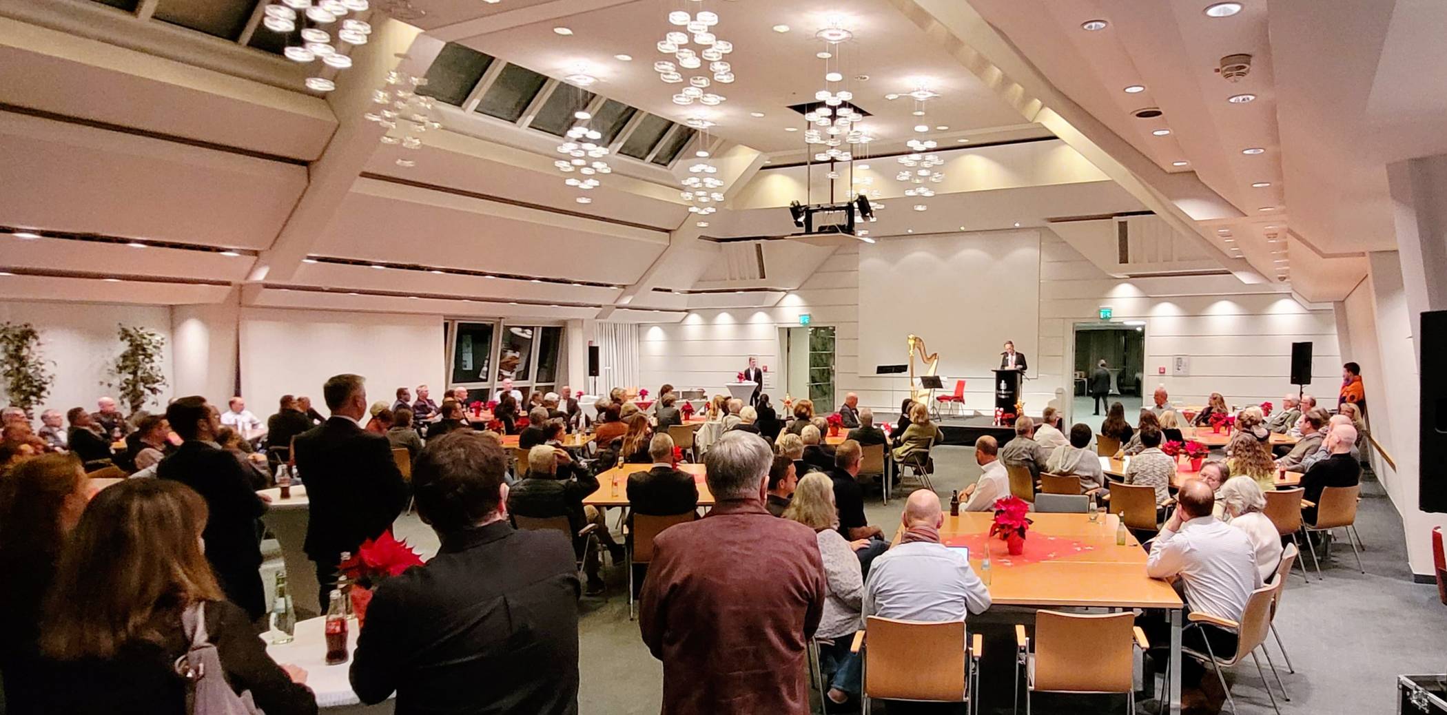  Vertreter von 126 Vereinen, Projekten und Initiativen waren zur feierlichen Vergabe der Spenden durch die Sparkasse Neuss geladen. 