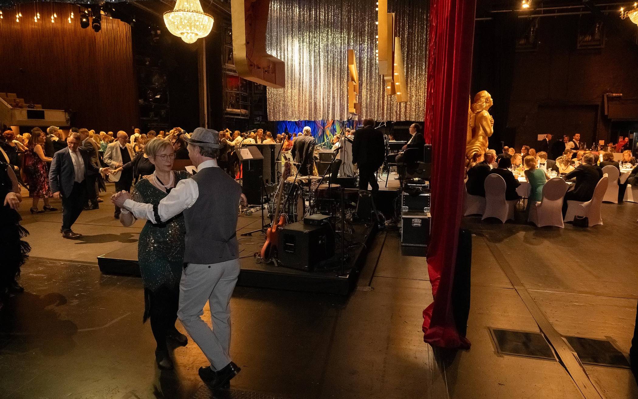Glanzvoll: Der Theaterball verbindet Tanzfreude mit