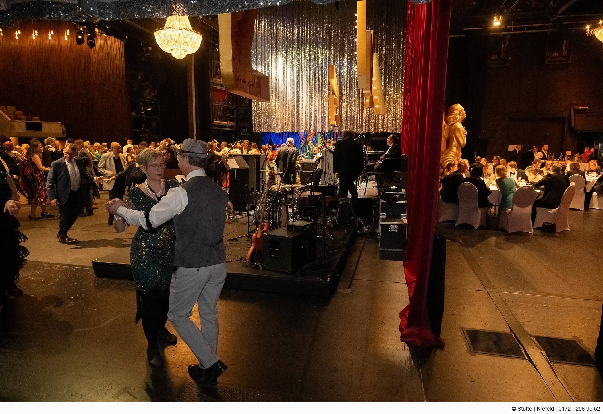 Glanzvoll: Der Theaterball verbindet Tanzfreude mit festlicher Geselligkeit.