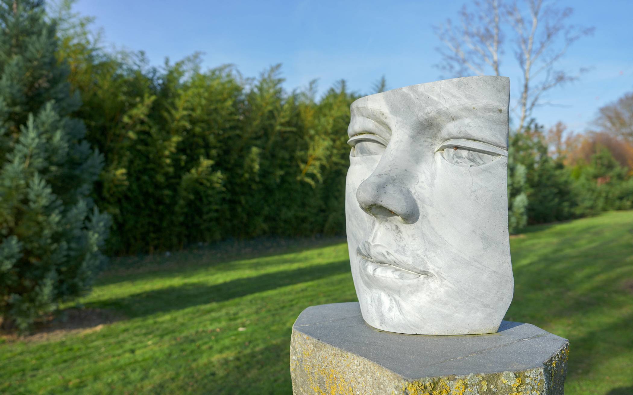  Die Kunstwerke spielen mit dem Betrachter, verändern sich je nach Blickwinkel. 