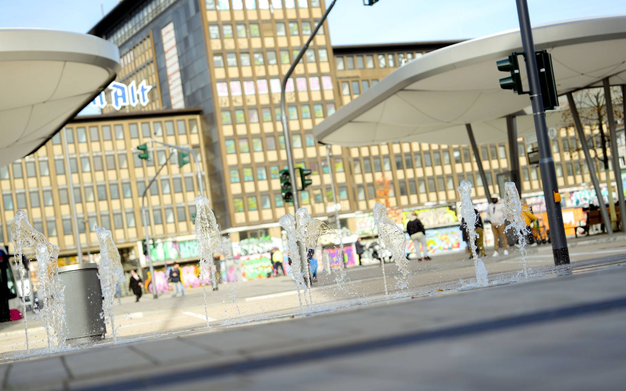 Zur neuen Gestaltung gehört auch ein ebenerdiges Wasserspiel.