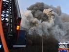 800 Tonnen Metallschrott in Flammen