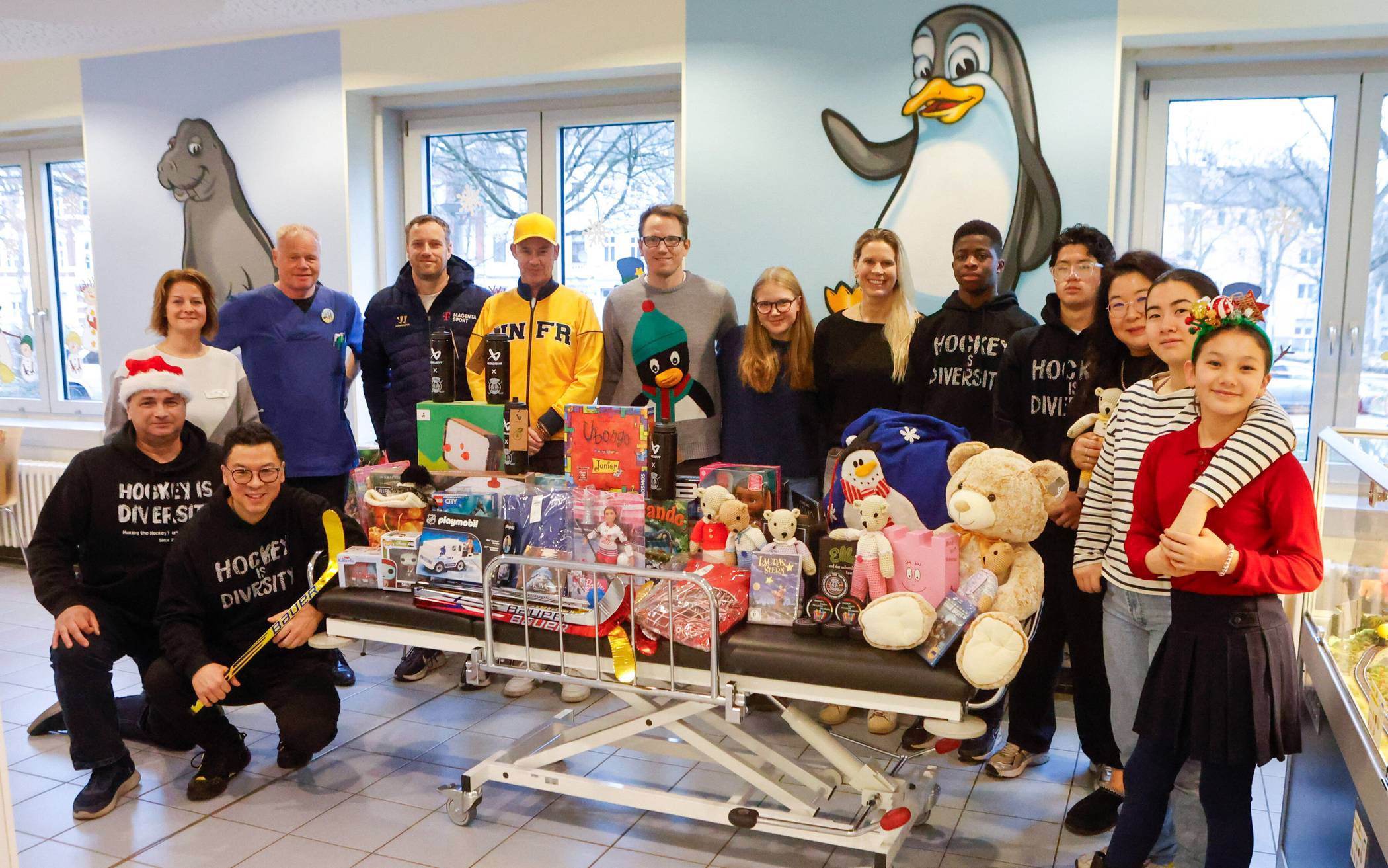 Hockey is Diversity bringt Licht in die Kinderklinik