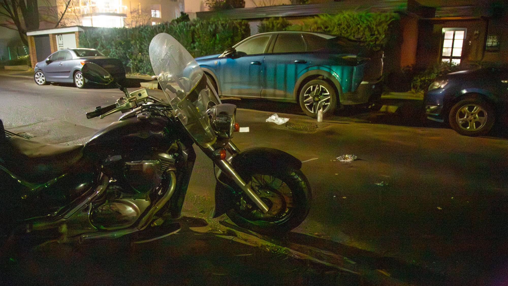 Kradfahrer bei Alleinunfall schwer verletzt