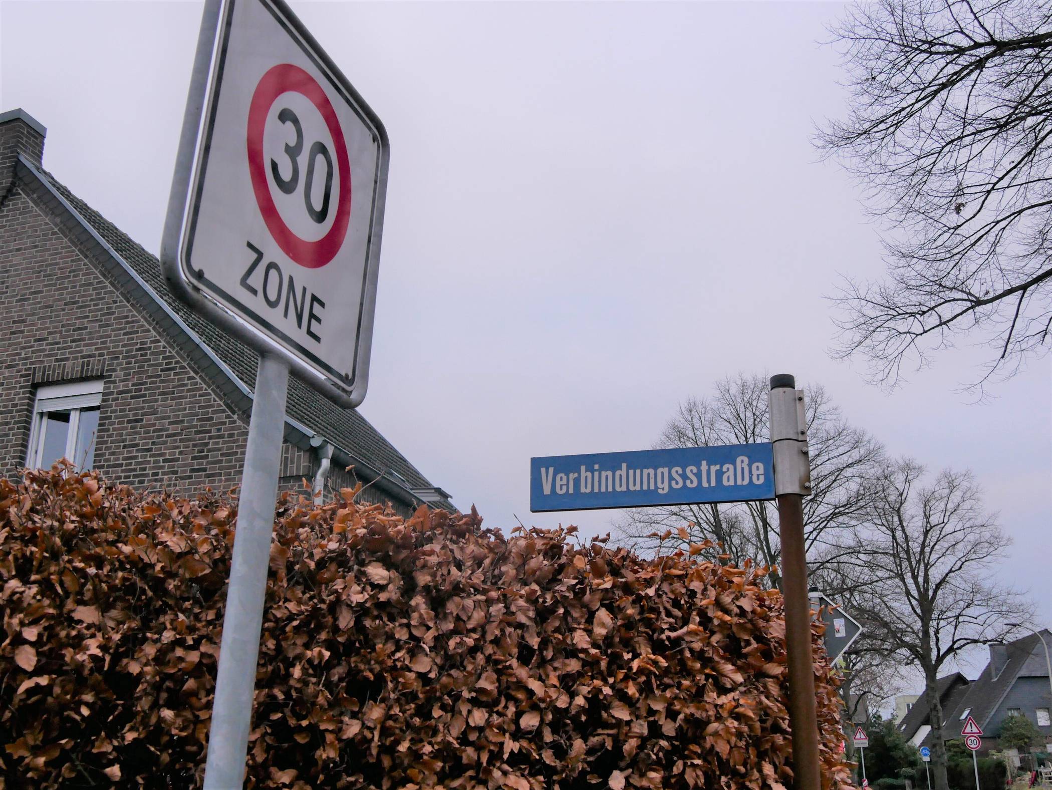 Die Verbindungsstraße in Nettetal.  