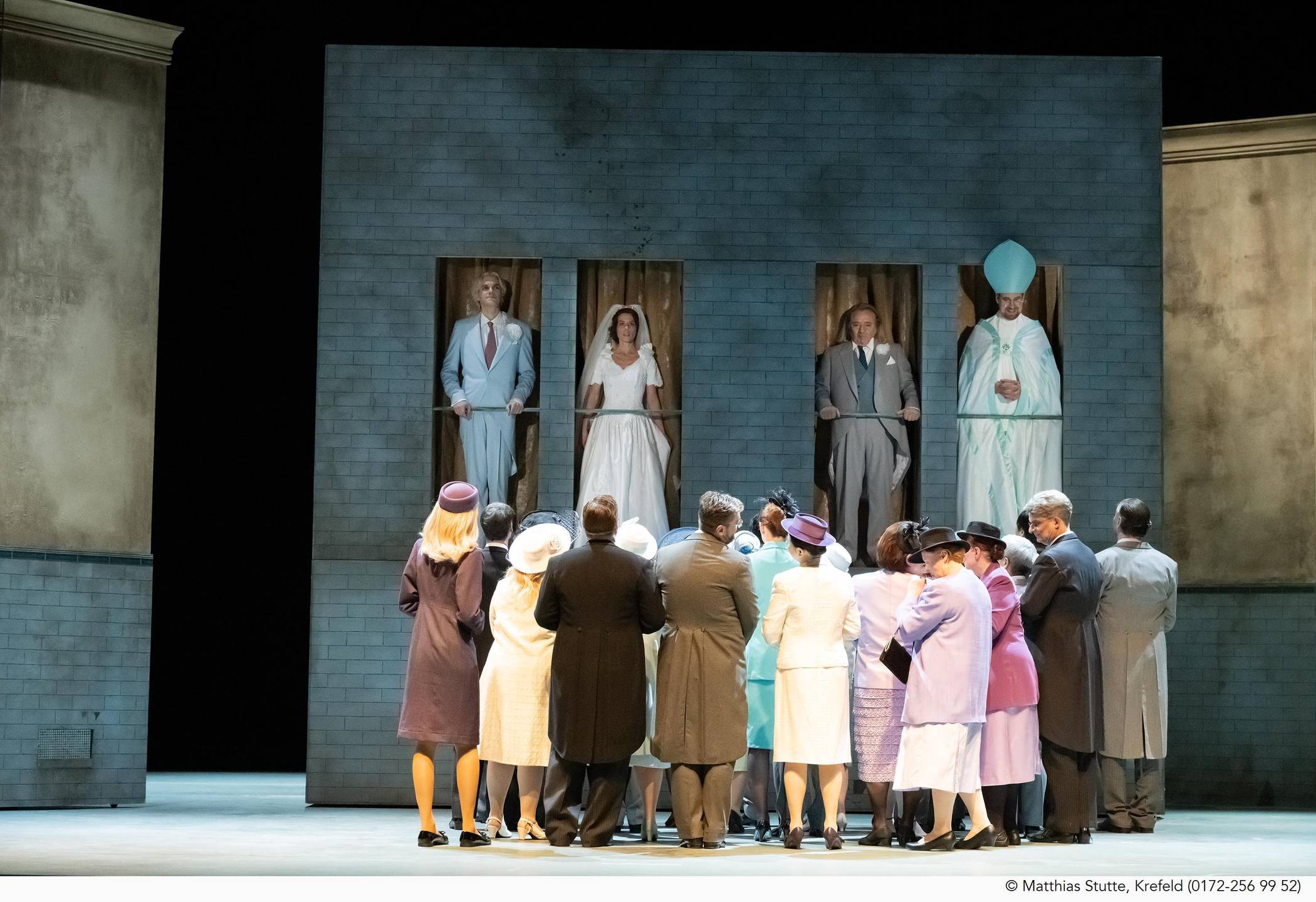 Ausgezeichnet: Szene aus der Krefelder Inszenierung der französischen Oper "Roméo und Juliette" nach dem Stoff von William Shakespeare. Foto: Stutte