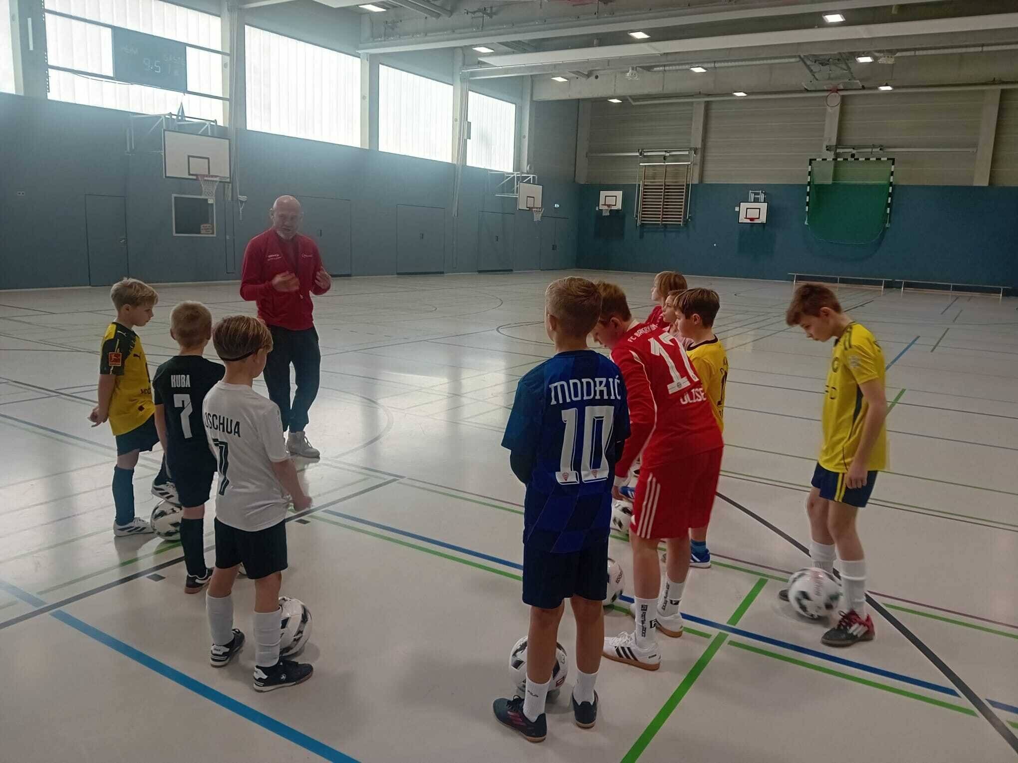  Bernd Hobsch begrüßte die Teilnehmenden. 