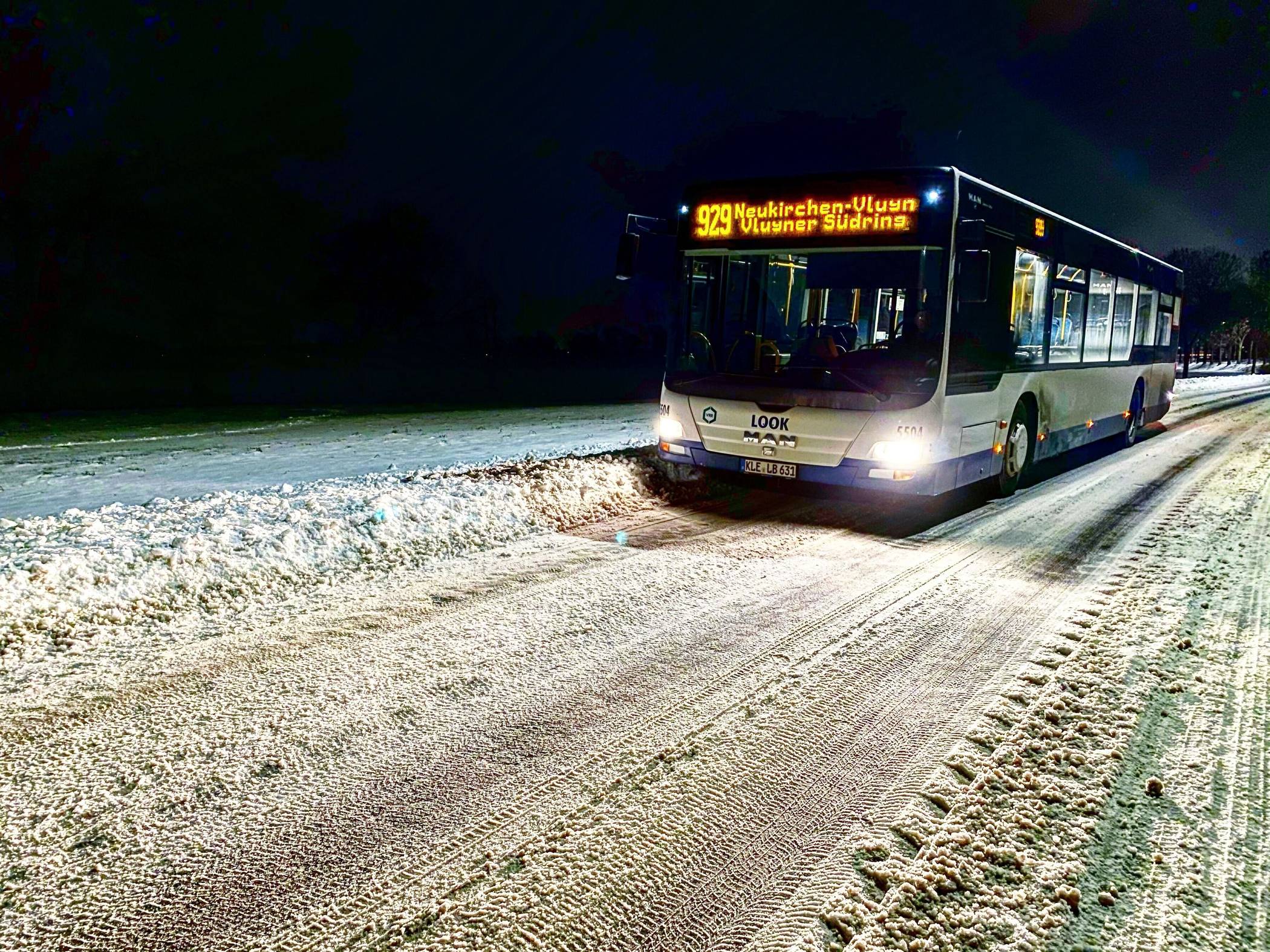 Einschränkungen im Linienverkehr möglich - Schnee und weiter erhöhte Glättegefahr