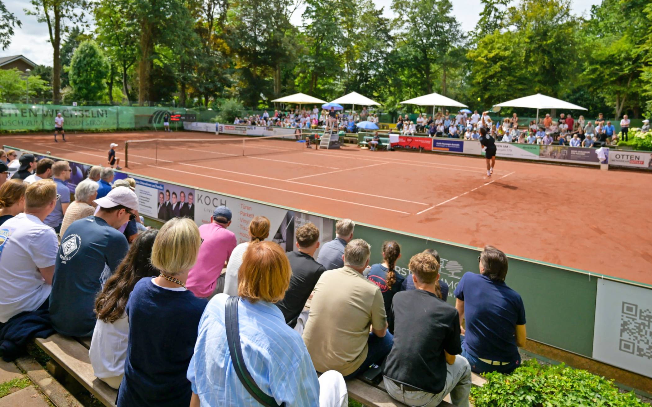  Die hiesigen Tennisfans dürfen sich im Sommer auf fünf Heimspiele an der Hüttenallee freuen. 
