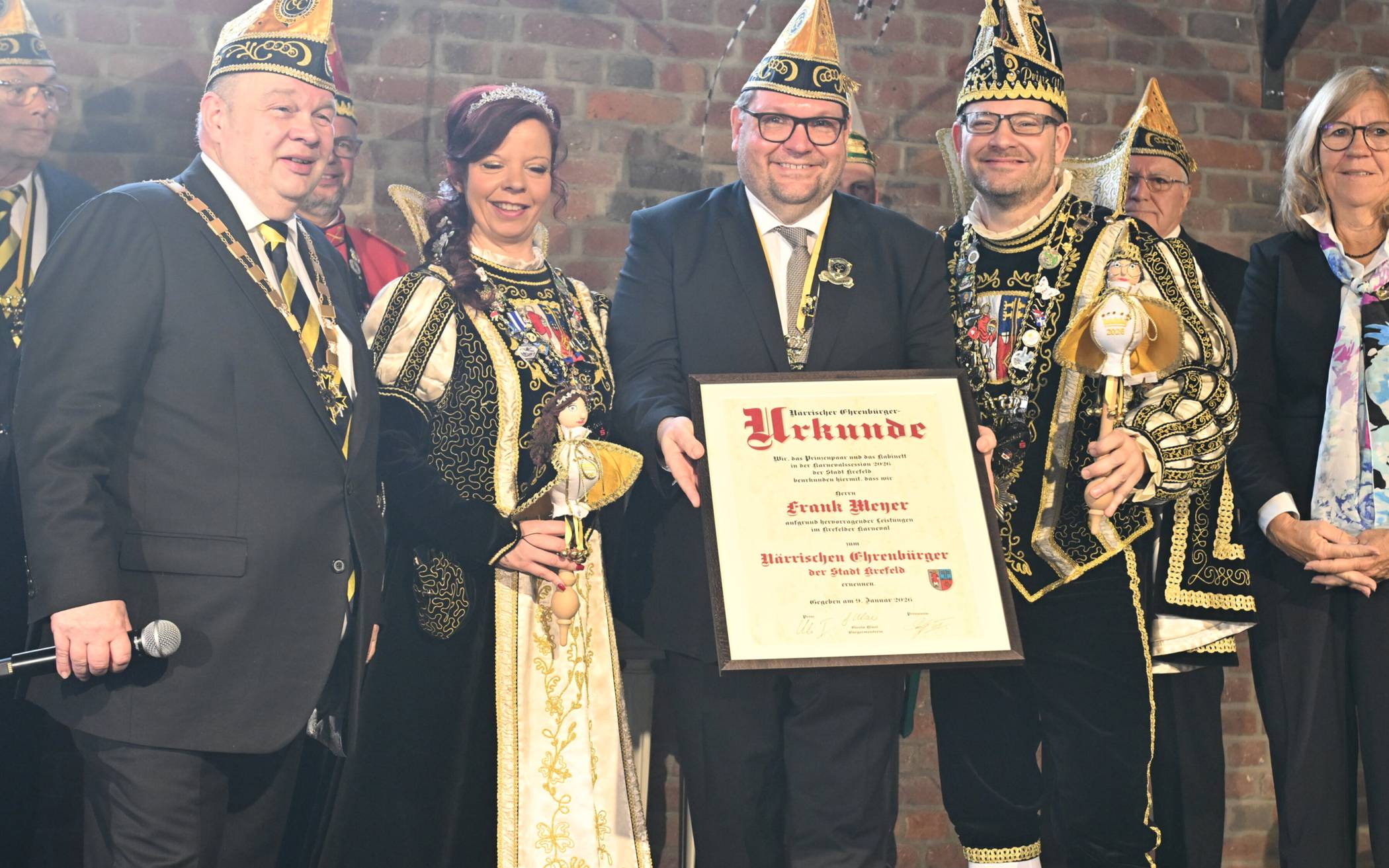 OB Frank Meyer wird „Närrischer Ehrenbürger“