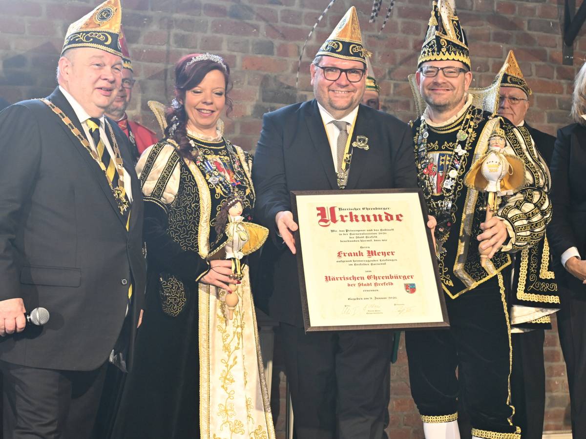 OB Frank Meyer wird „Närrischer Ehrenbürger“