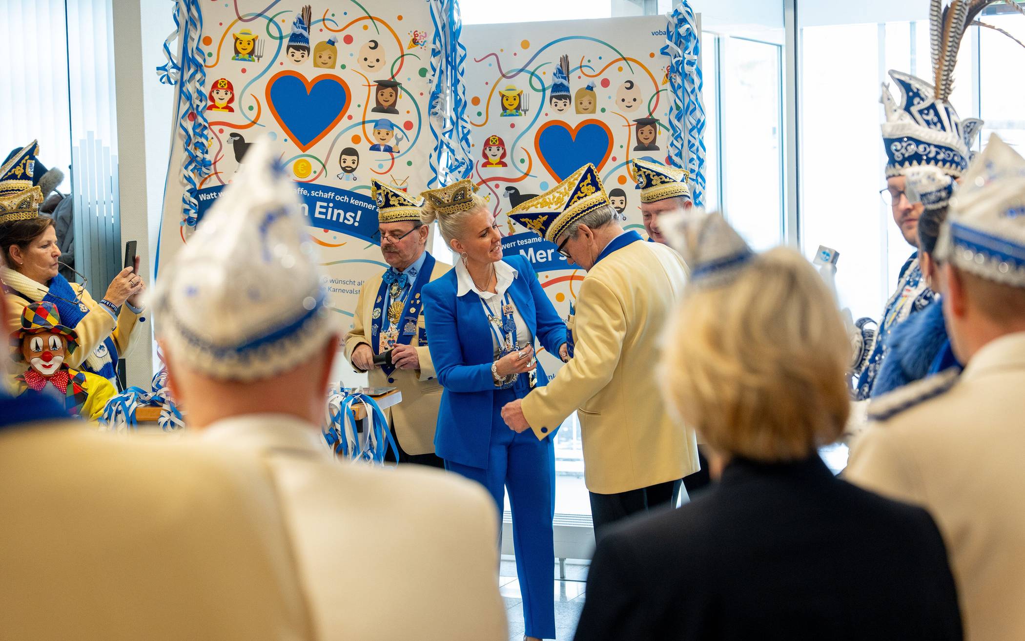 Rolf Wagner wurde für seine elfjährige Mitgliedschaft bei der KG Immer lustig...