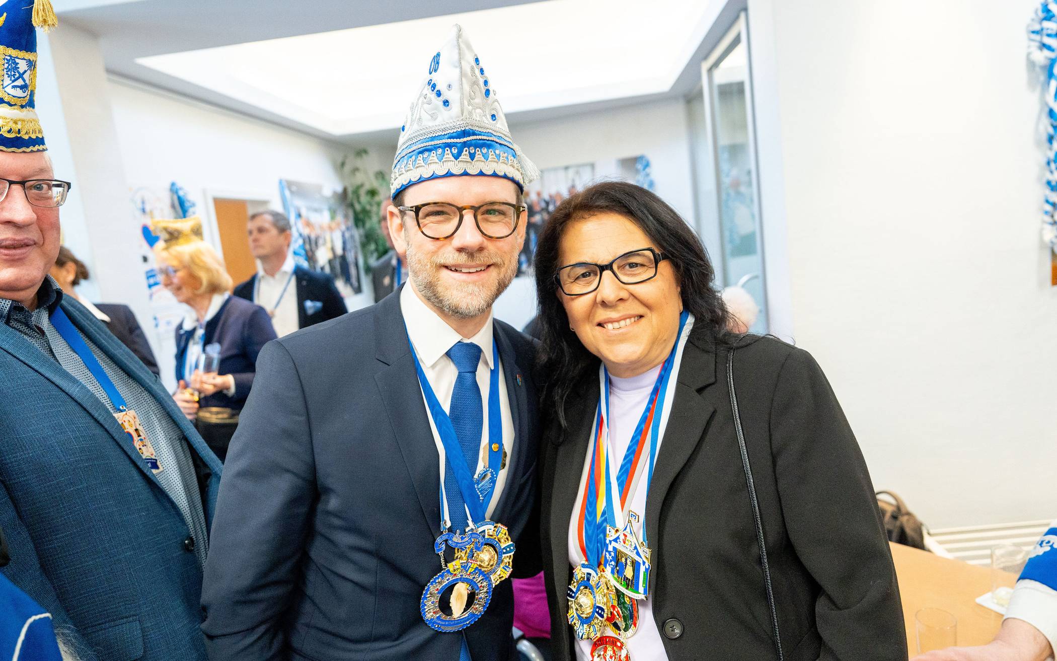 OB Felix Heinrichs hier mit der Ersten Bürgermeisterin Gülistan...