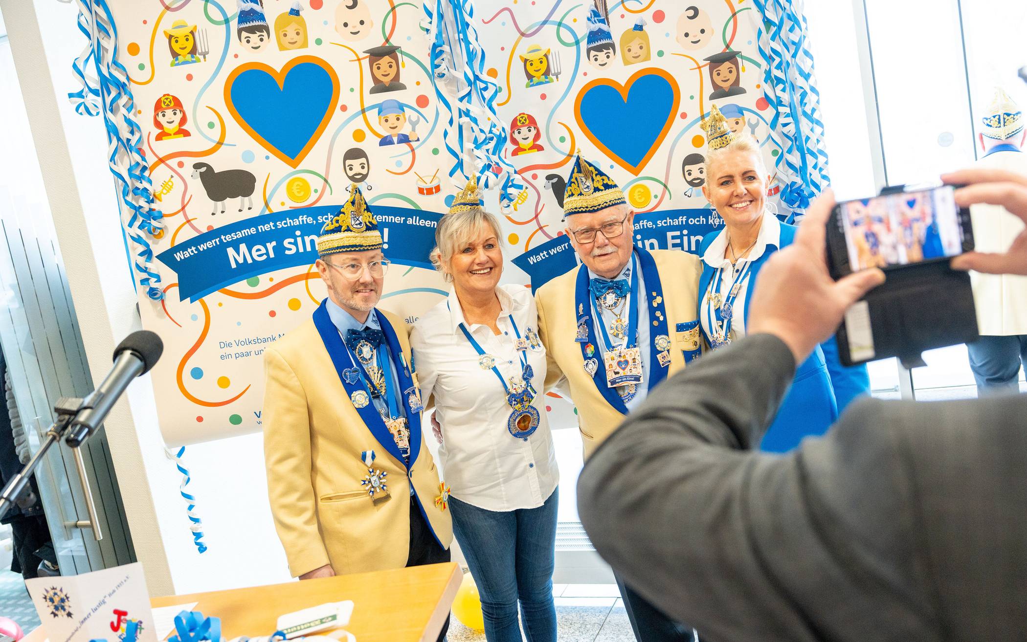 Familie Jansen unter sich: Ehrenpräsident Hans-Peter Jansen mit seinen Kindern Torsten,...