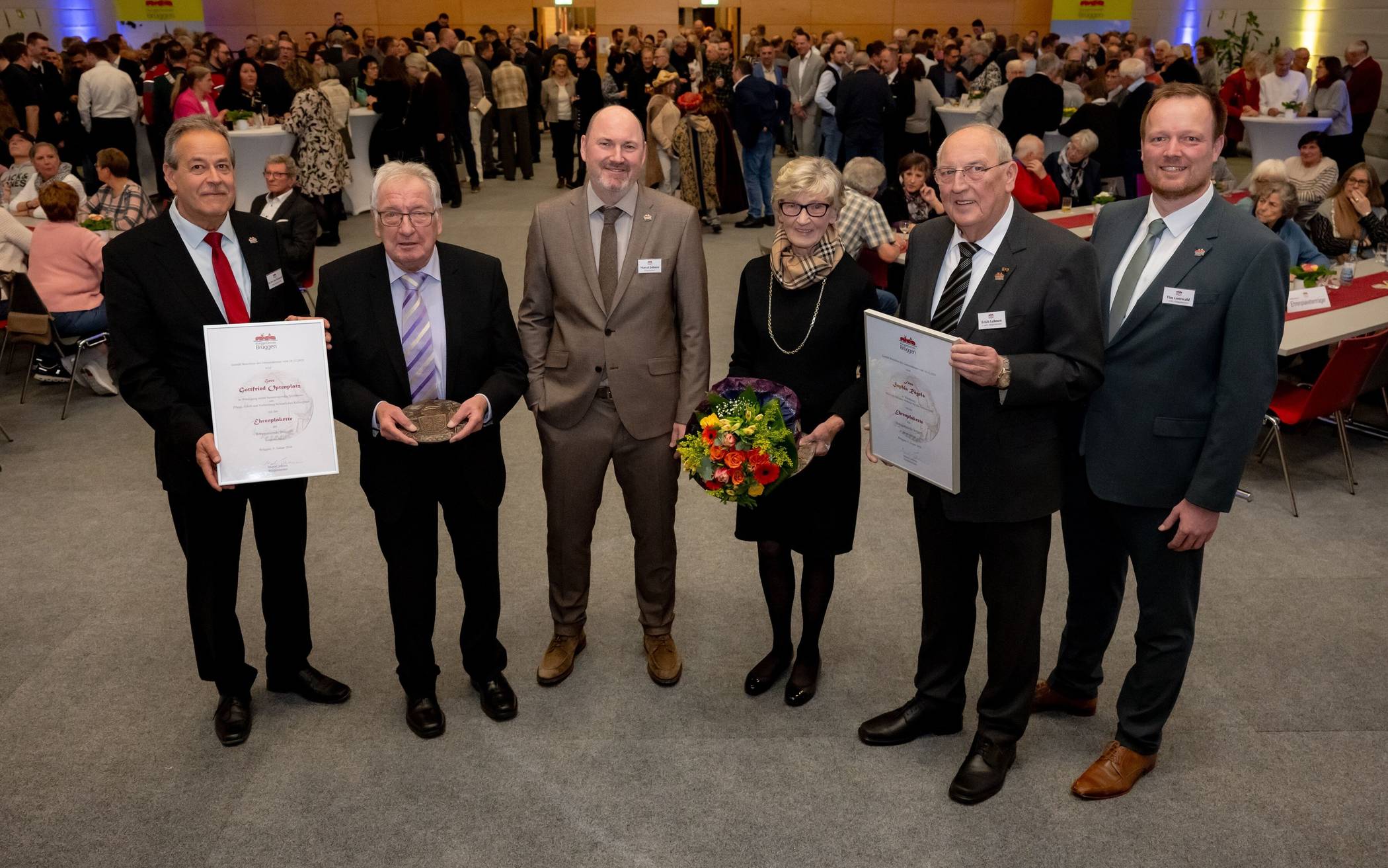 Bürgermeister Marcel Johnen und seine Vertreter