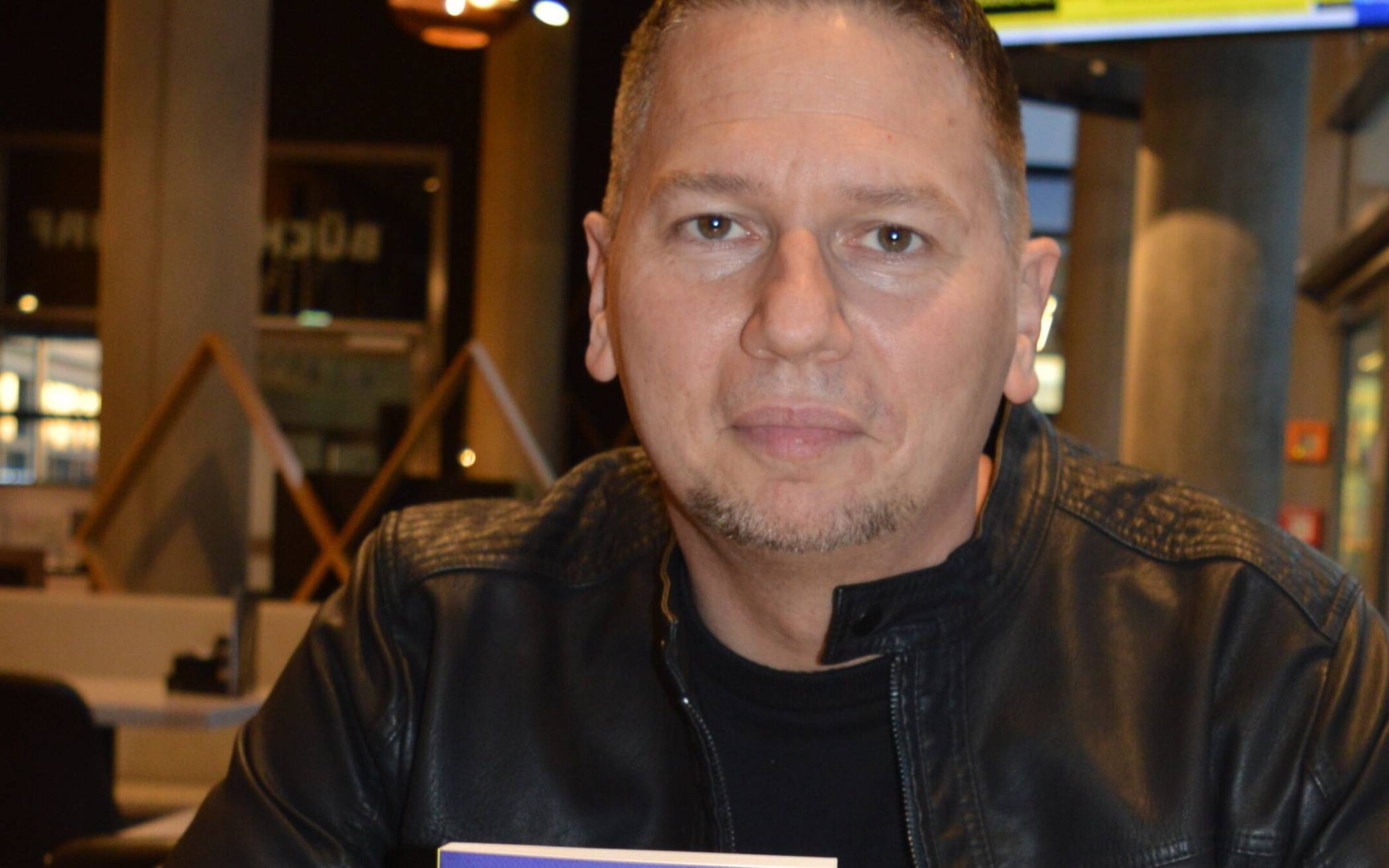  In seinem neuen Buch beschäftigt sich Autor Dirk Dillenberger mit Borussias Torwart-Legende Uwe Kamps.  