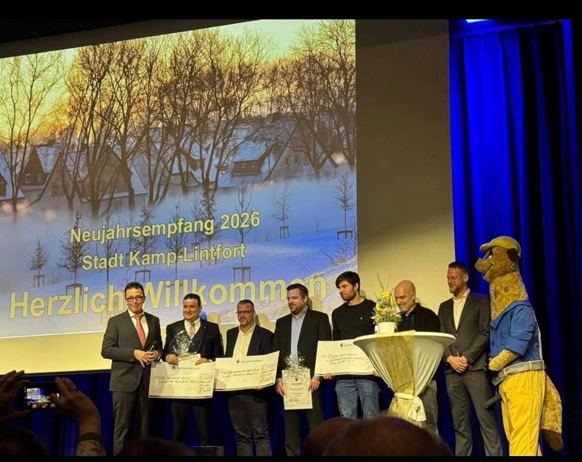 Bürgermeister Prof. Dr. Landscheidt mit den