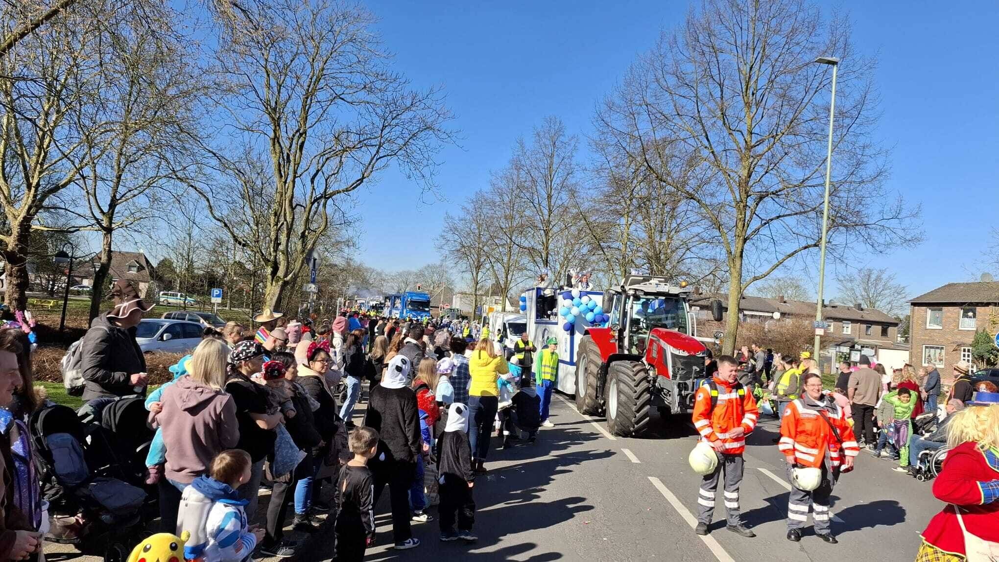  Für den Rosenmontagszug wird noch Unterstützung benötigt. 