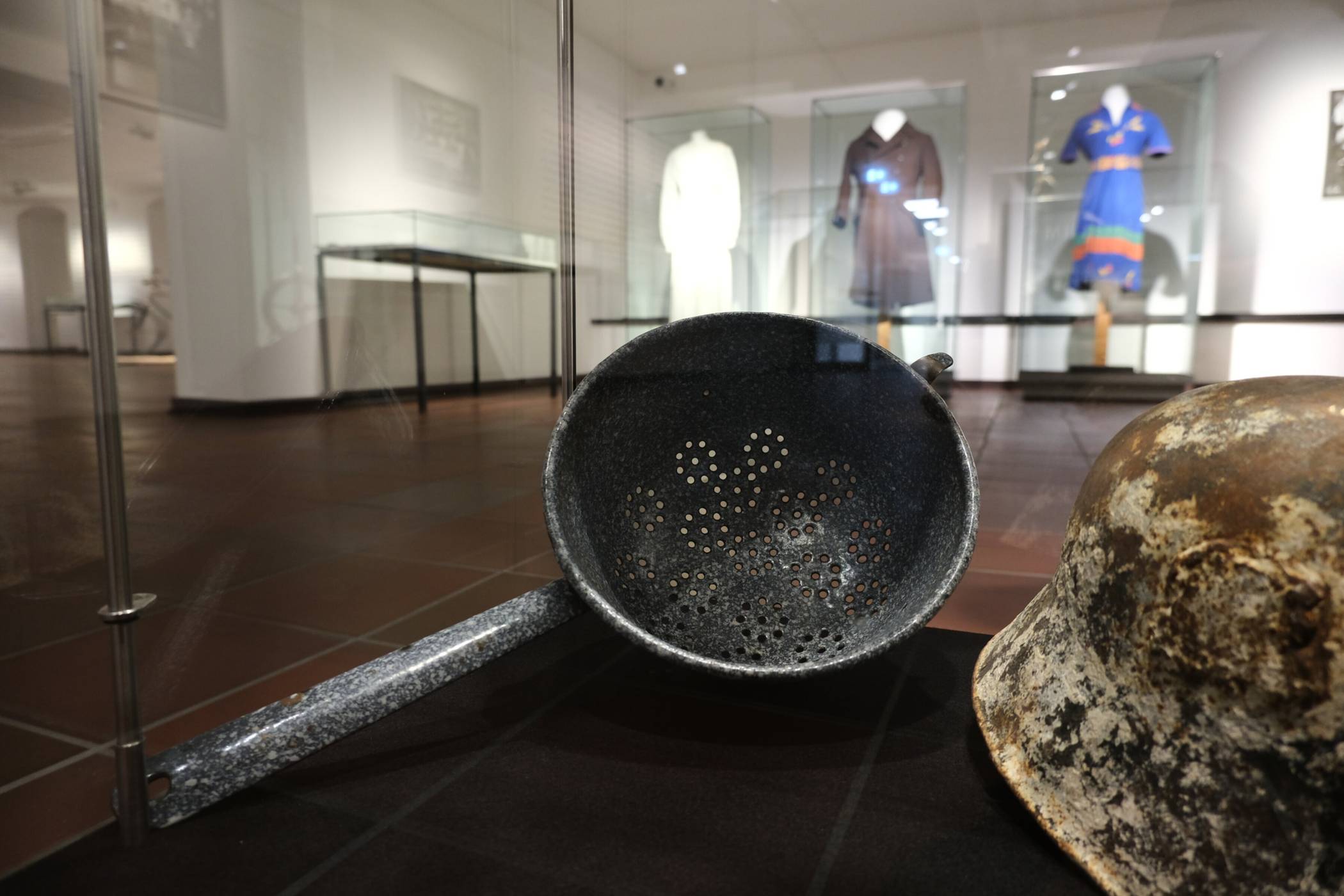 Nachkriegszeit: Als aus dem Stahlhelm ein Küchensieb wurde