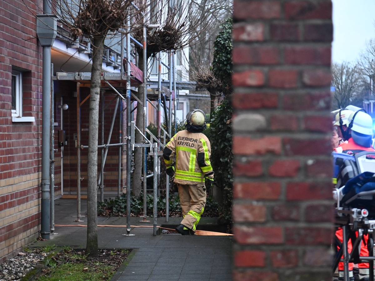 Wohnungsbrand in Krefeld-Uerdingen: Zwei Personen verletzt
