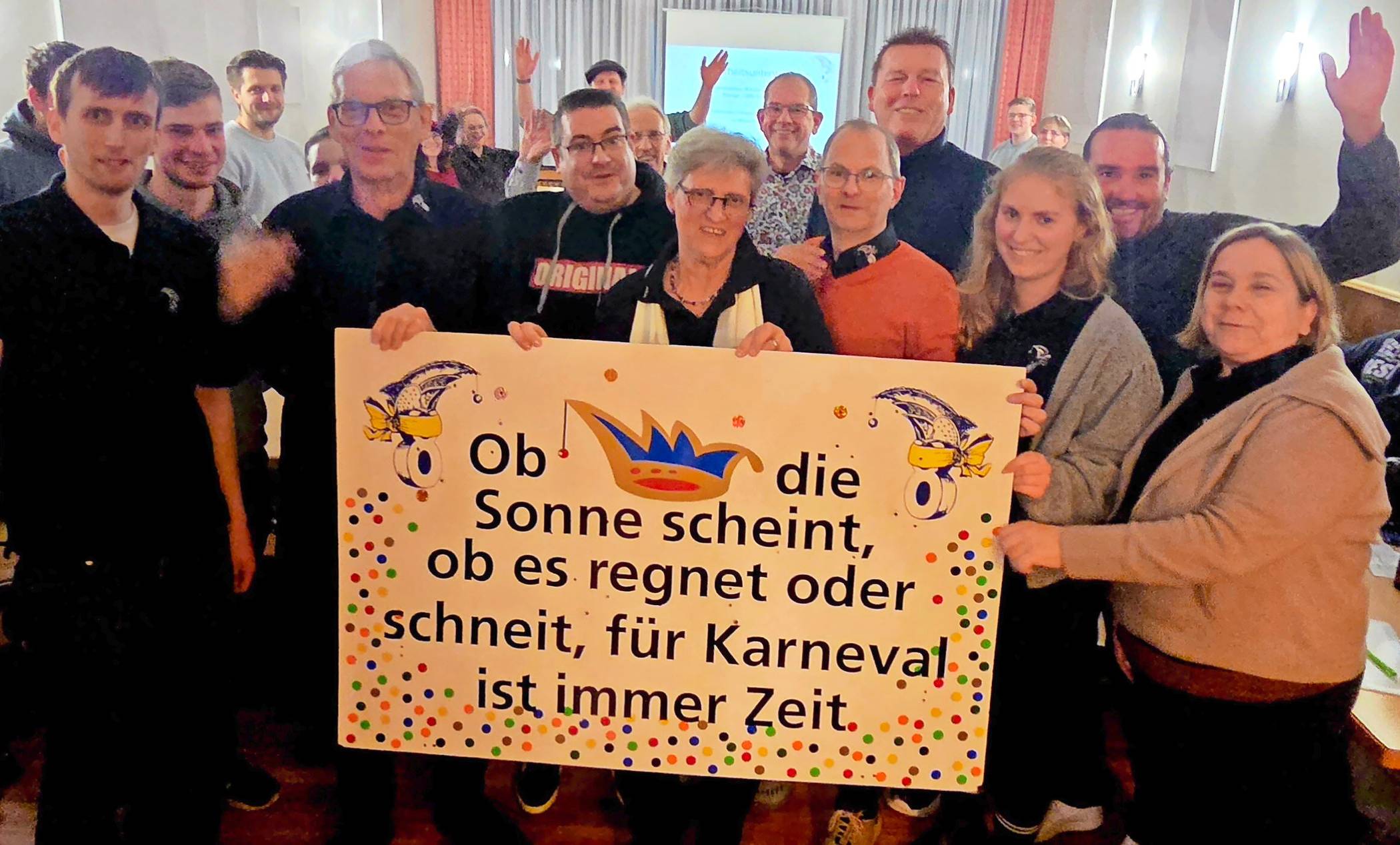  Am Mitttwochabend trafen sich die Zugteilnehmer im Josefshalle in Anrath, bei dem auch das Motto des diesjährigen Karnevalszuges vorgestellt wurde. 