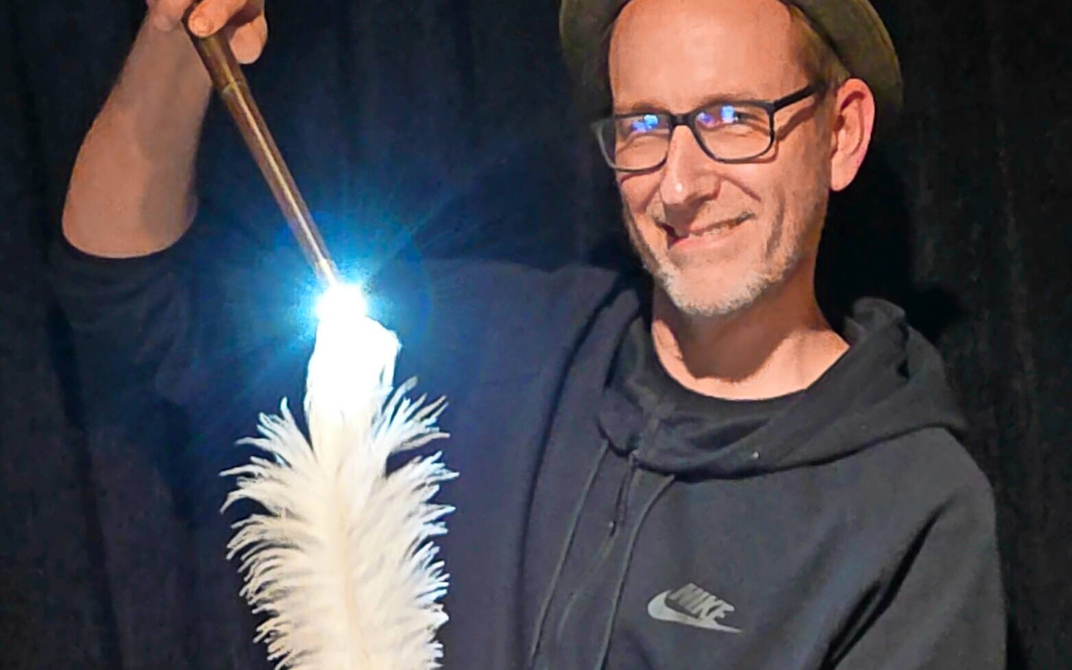  Zauberkünstler Peter Vohralik zaubert am 24. Januar in Lank für den guten Zweck. 