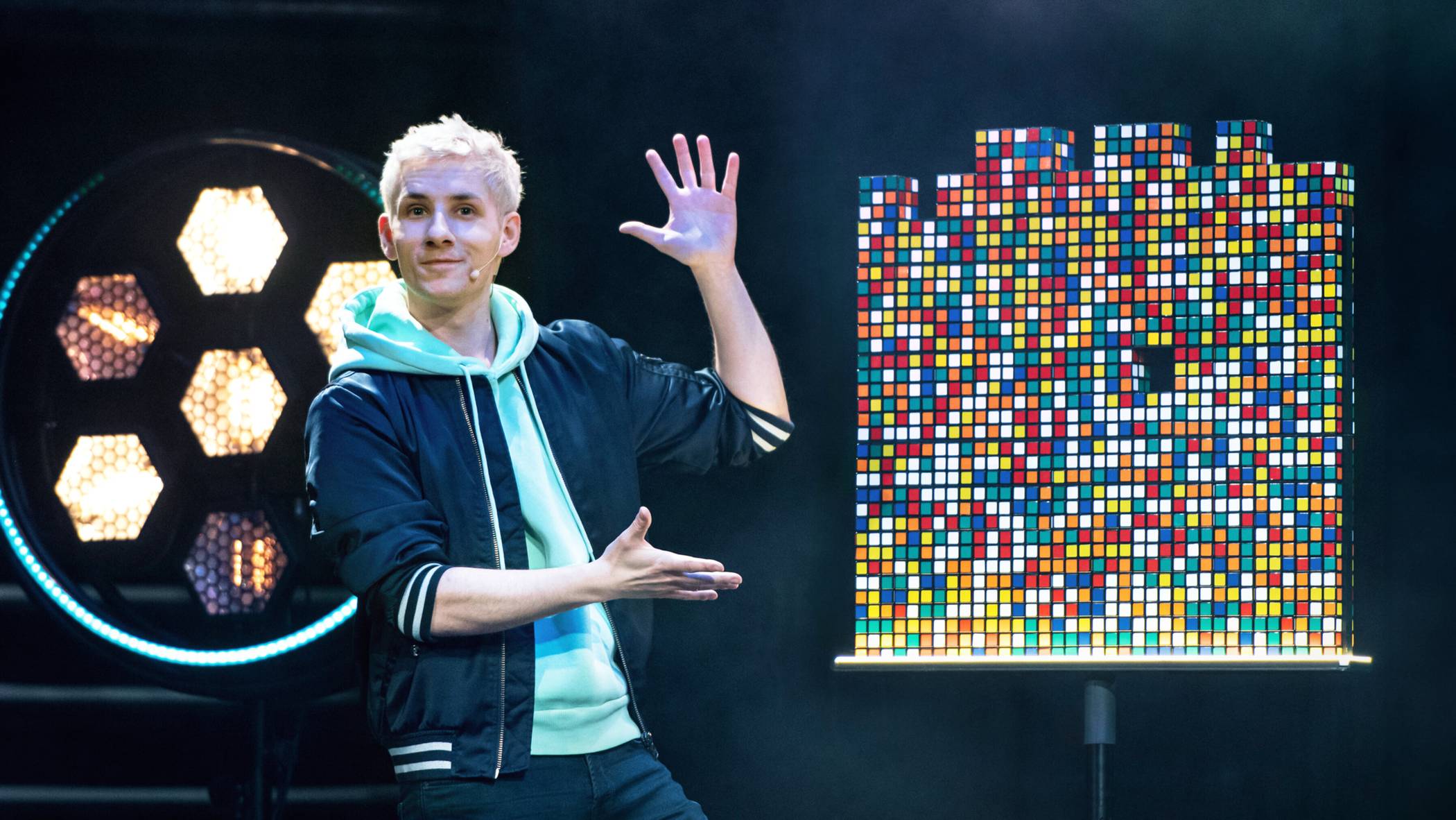  „Feel-Good-Magic“ zum Lachen und Staunen – am 22. Februar im TiG. 