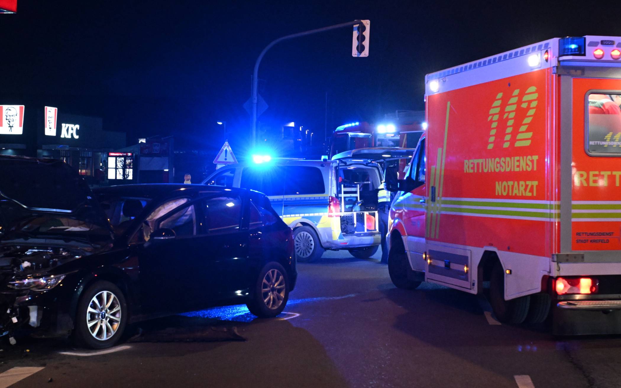 Krefeld: Verkehrsunfall auf dem Dießemer Bruch