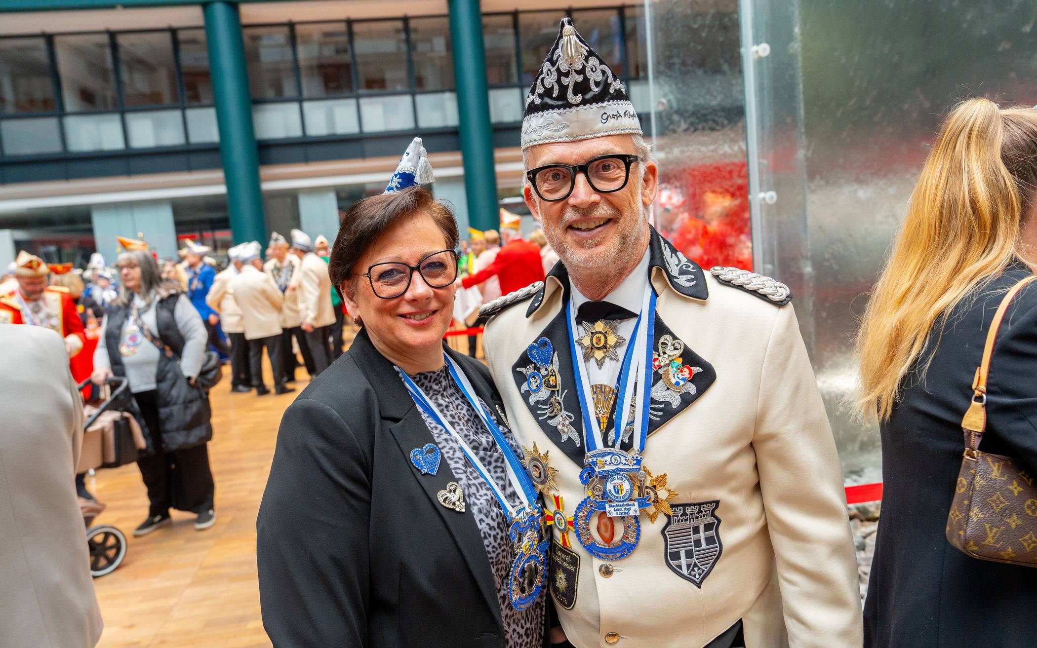 Die Eltern der Kinderprinzessin Annick, Janie Boms-Homann und Peter...