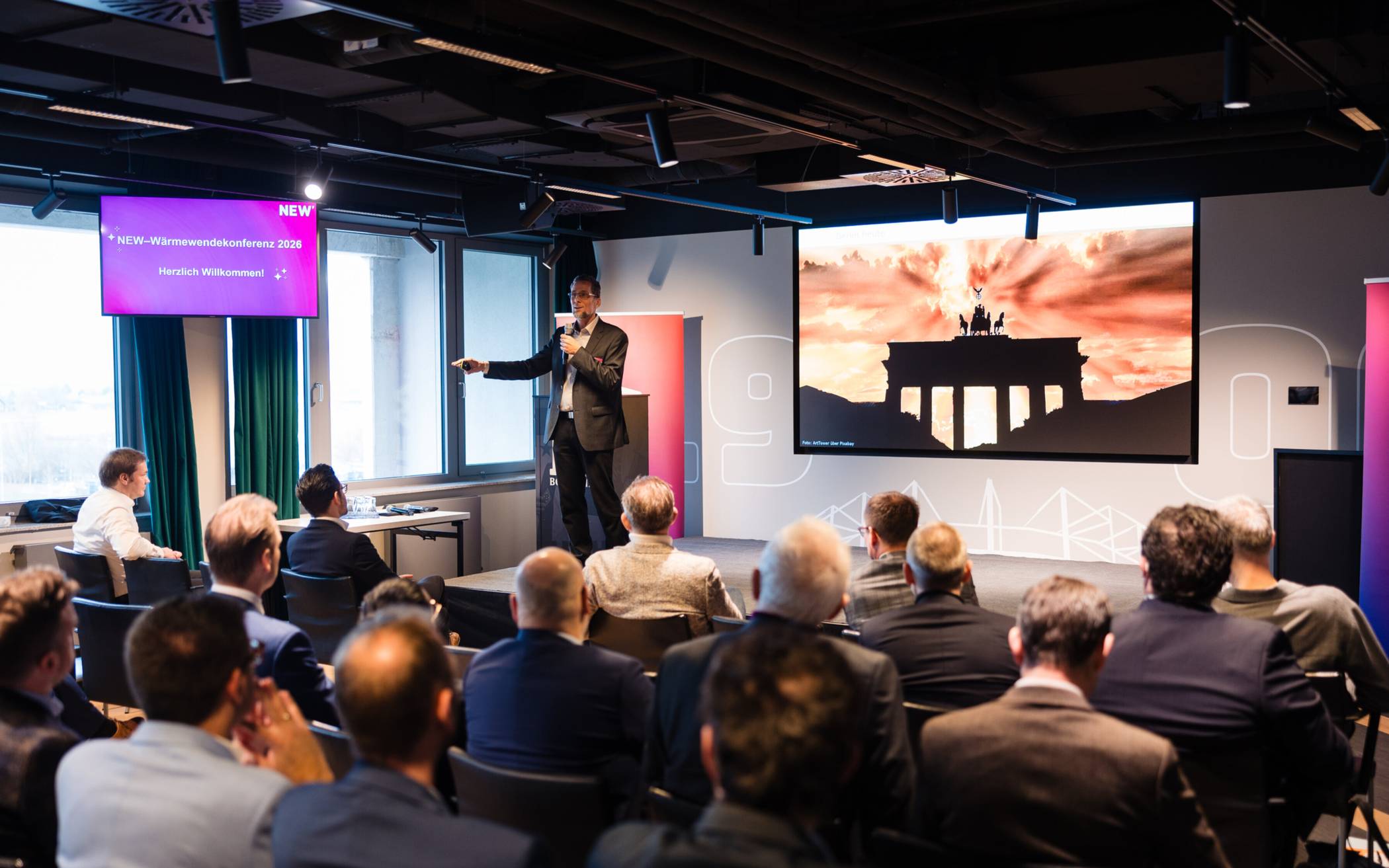  Seit gestern diskutieren Experten aus Deutschland sowie aus Dänemark und den Niederlanden auf Einladung der NEW im Borussia-Park über das Thema Wärmewende. 