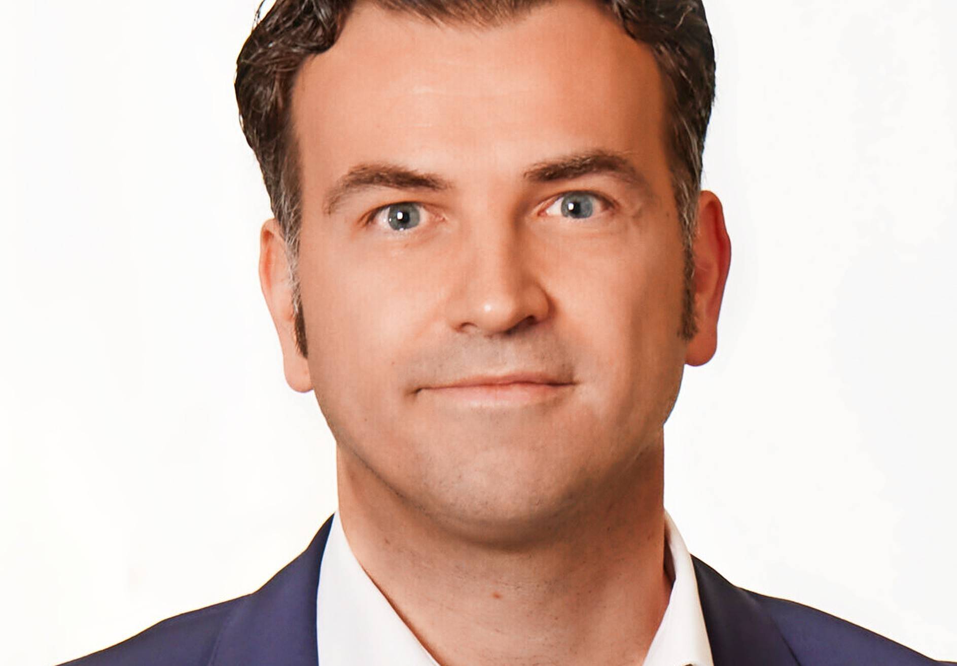  Stadtwerke-Geschäftsführer Tafil Pufja hielt am Donnnerstagabend vor dem Stadtrat einen ausführlichen und detailreichen Vortrag in Sachen PFAS. Foto Stadtwerke Willich  