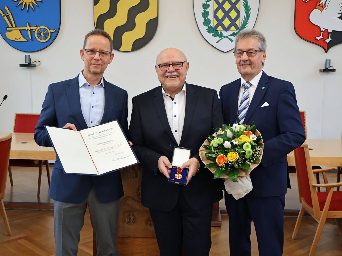 Verdienstmedaille für Arnfred Miller