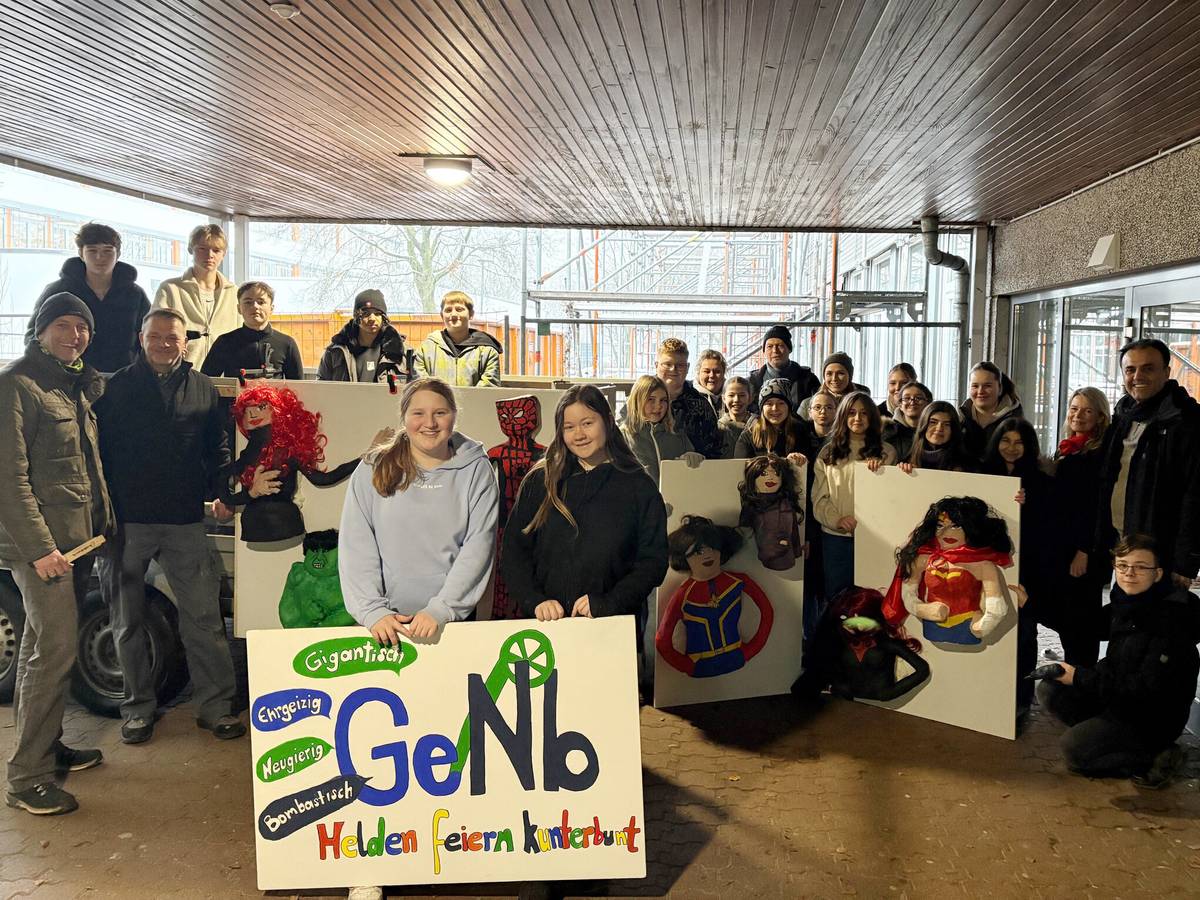 Gesamtschule Niederberg baut eigenen Karnevalswagen