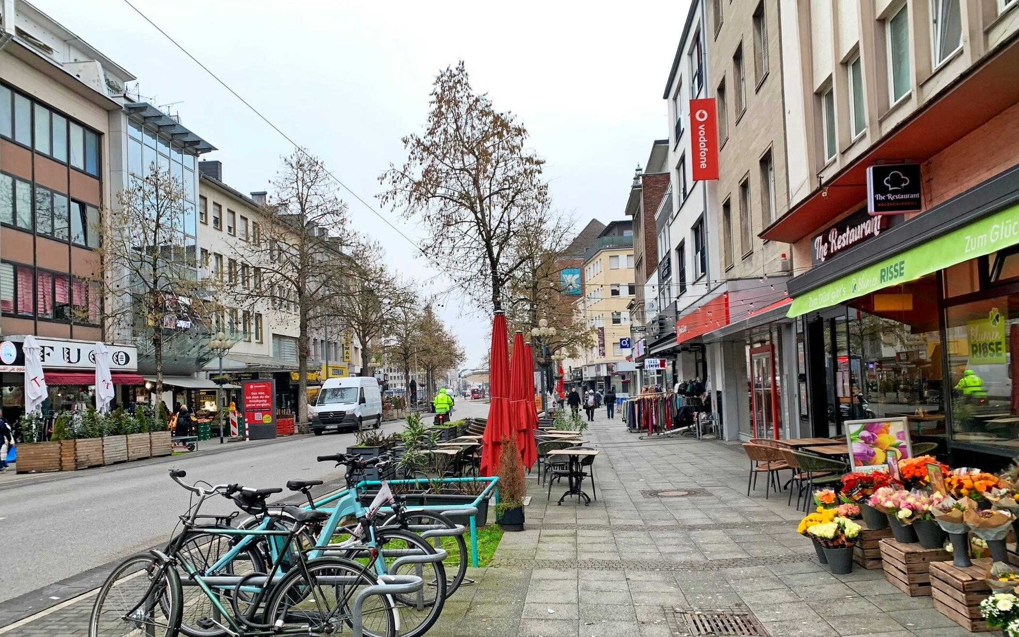 Auf dem Stück Hindenburgstraße zwischen Bismarckstraße und Europaplatz ist noch Verschönerungsbedarf.