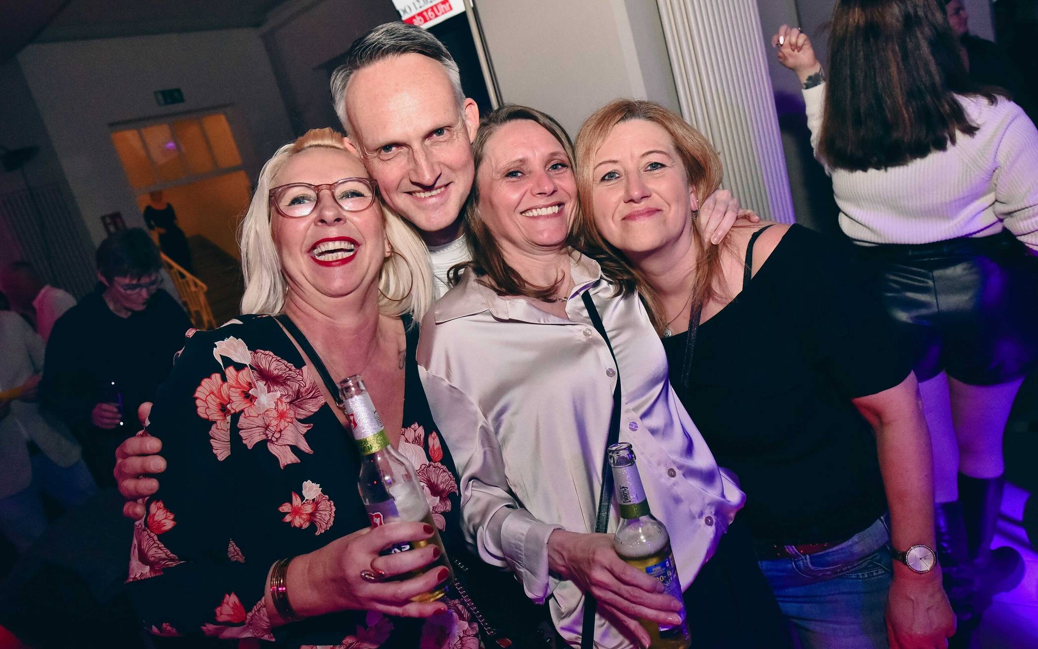 Tolle Rennbahn-Party
