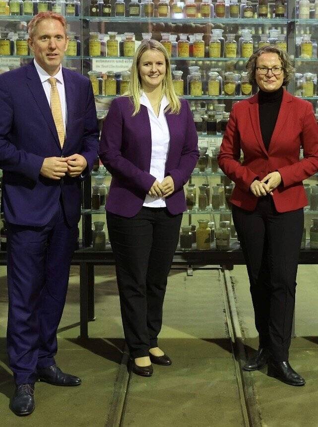 Vanessa Odermatt und Jochen Klenner im Austausch mit Bauministerin Ina Scharrenbach. 