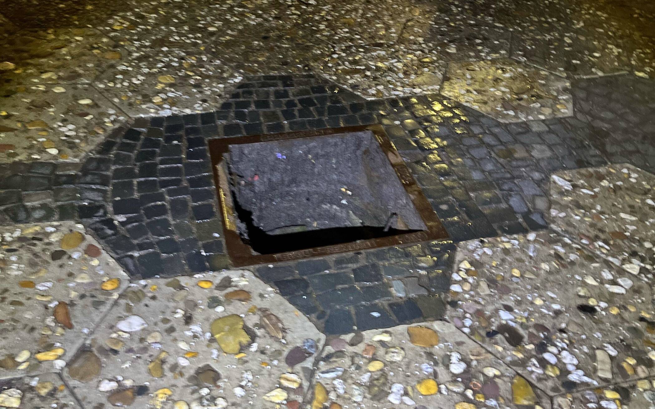 Gullideckel gestohlen: Radfahrer hat bei Unfall Riesenglück