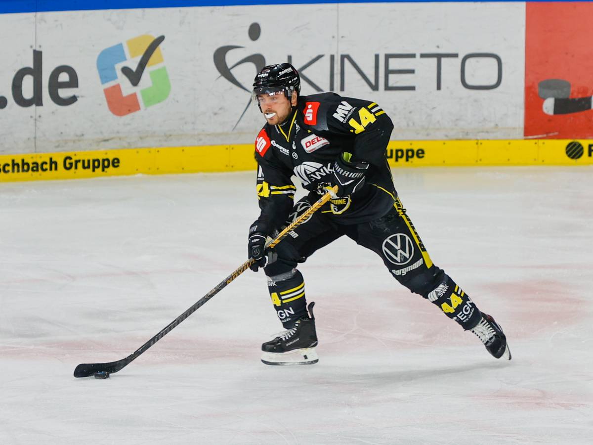 Zack Dybowski bleibt bis 2028 ein Pinguin