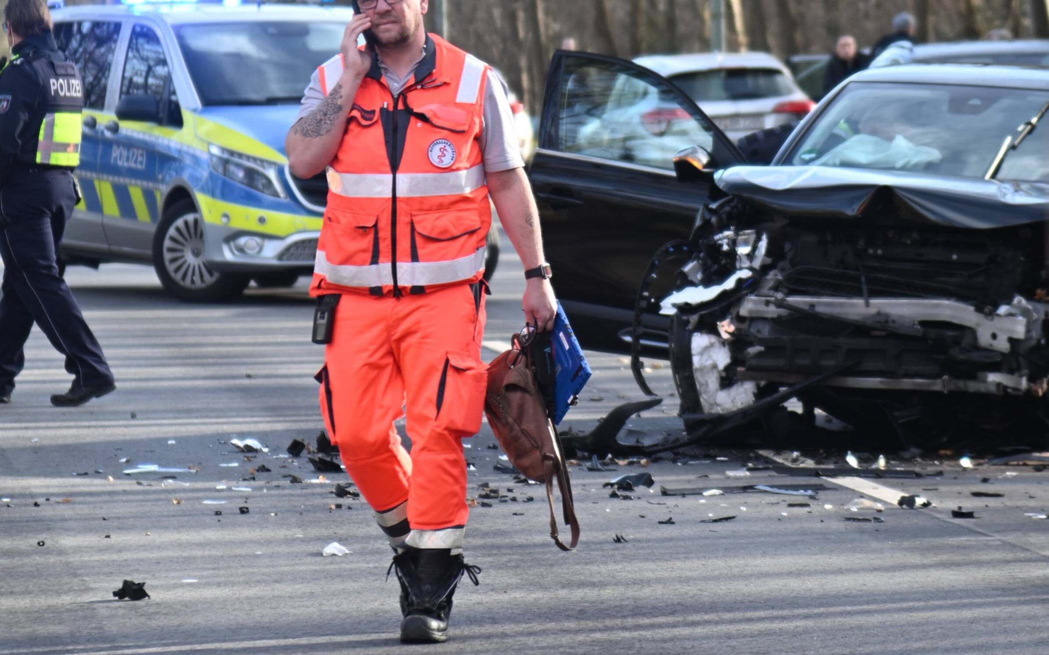 Verkehrsunfall in Krefeld: Drei Verletzte bei Kollision