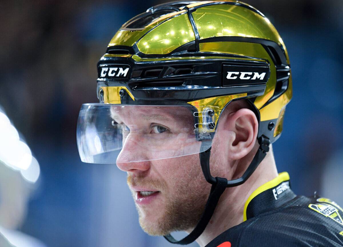 Marcel Müller spielt ein weiteres Jahr für die Pinguine