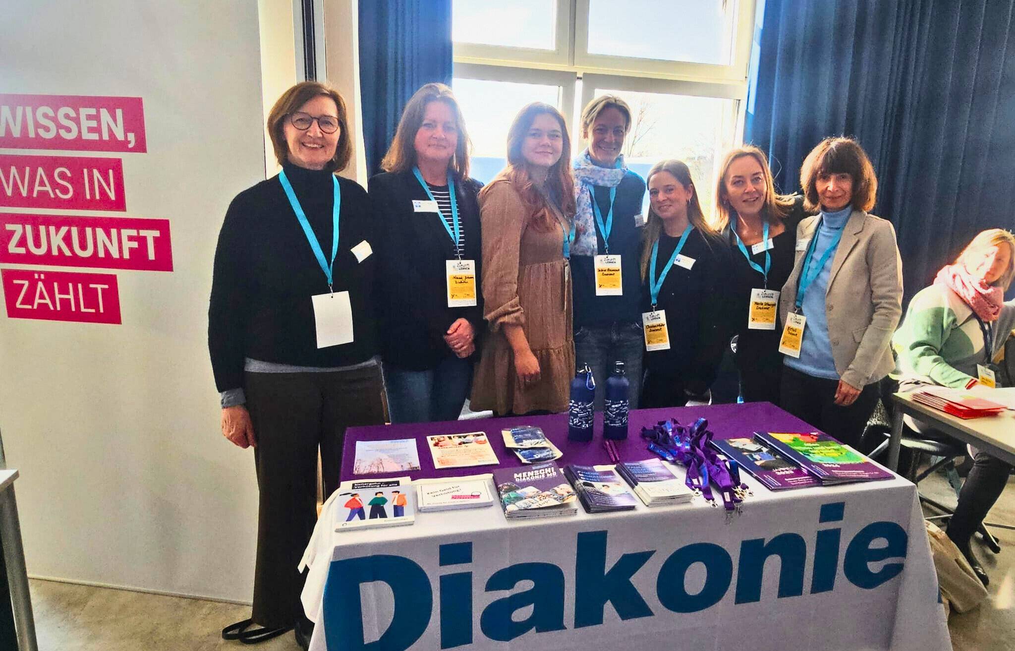  Das Team des Familienberatungszentrums Diakonie (v.l.): Karin Hoffmann, Johanna Nowak, Joélle Pallat, Sabine Rossenbeck, Christina Müller, Marta Schwieger, Josefa Iglesias. 